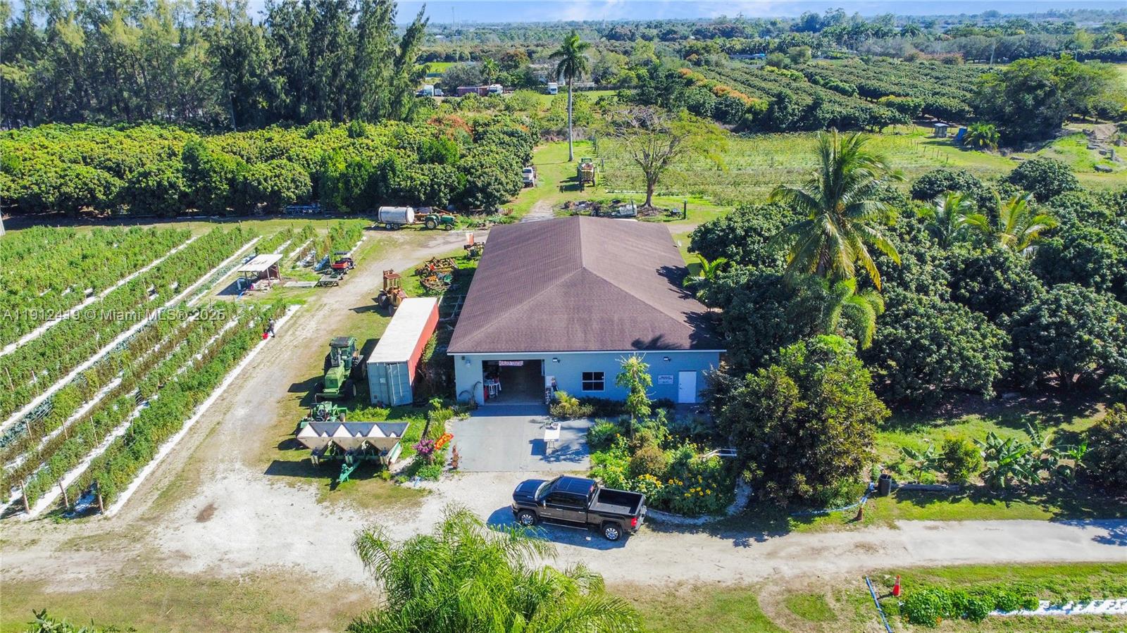   /   sq. ft. $ 2025-11-11 0 foto