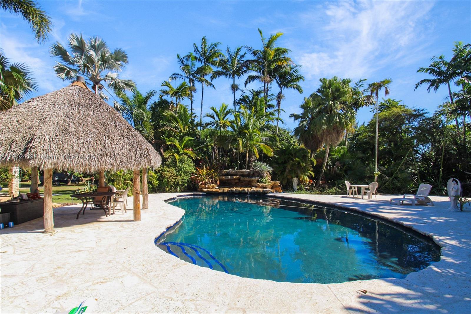   /   sq. ft. $ 2025-11-11 0 foto