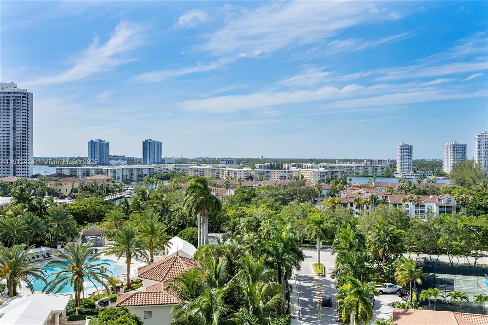 See details 1007 3 / 4 2840 sq. ft. $ 2025-11-11 0 Photo