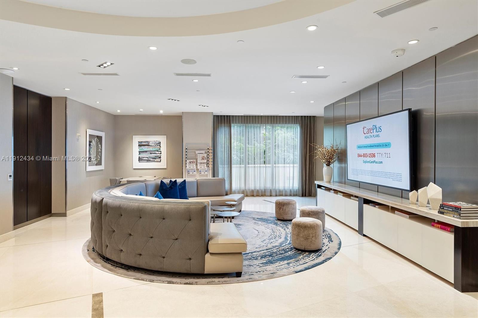 See details 1007 3 / 4 2840 sq. ft. $ 2025-11-11 0 Photo