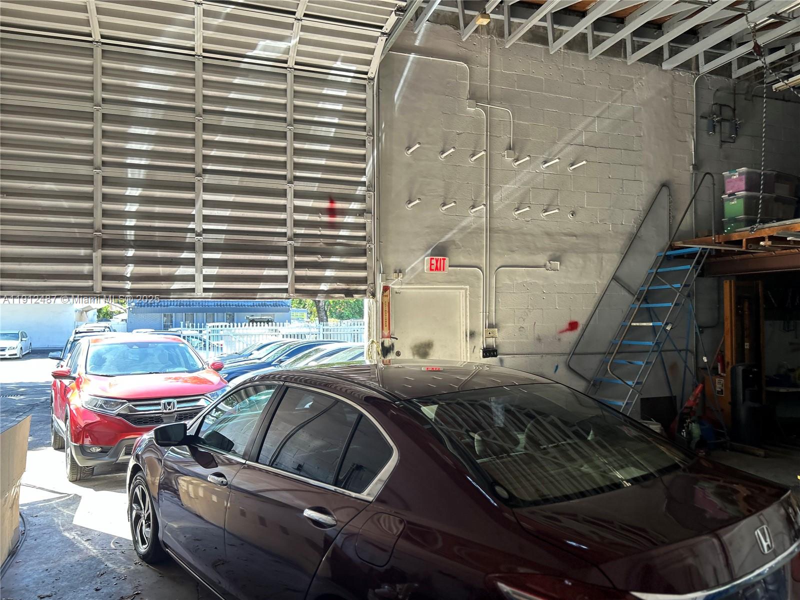 See details / sq. ft. $ 2025-11-11 0 Photo