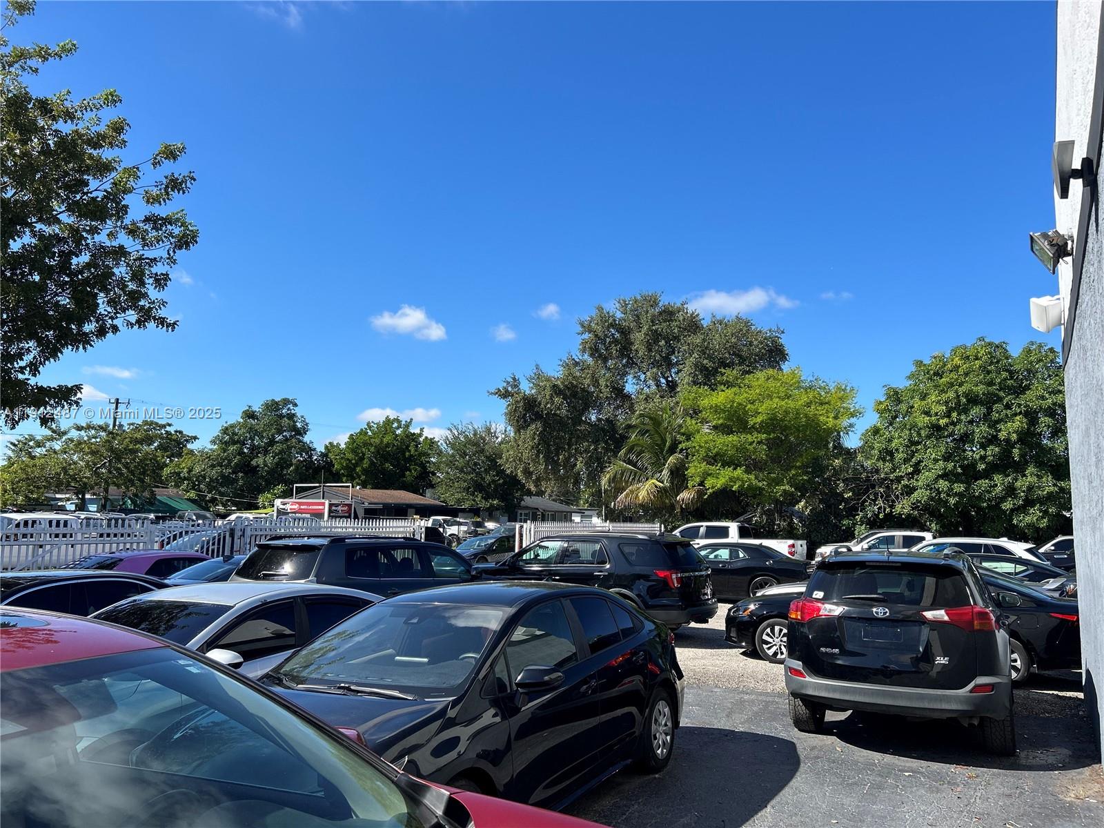 See details / sq. ft. $ 2025-11-11 0 Photo