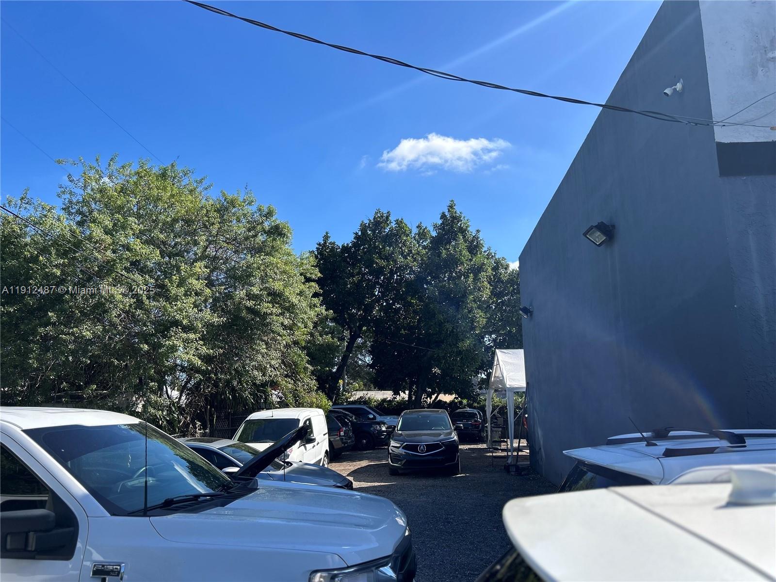 See details / sq. ft. $ 2025-11-11 0 Photo