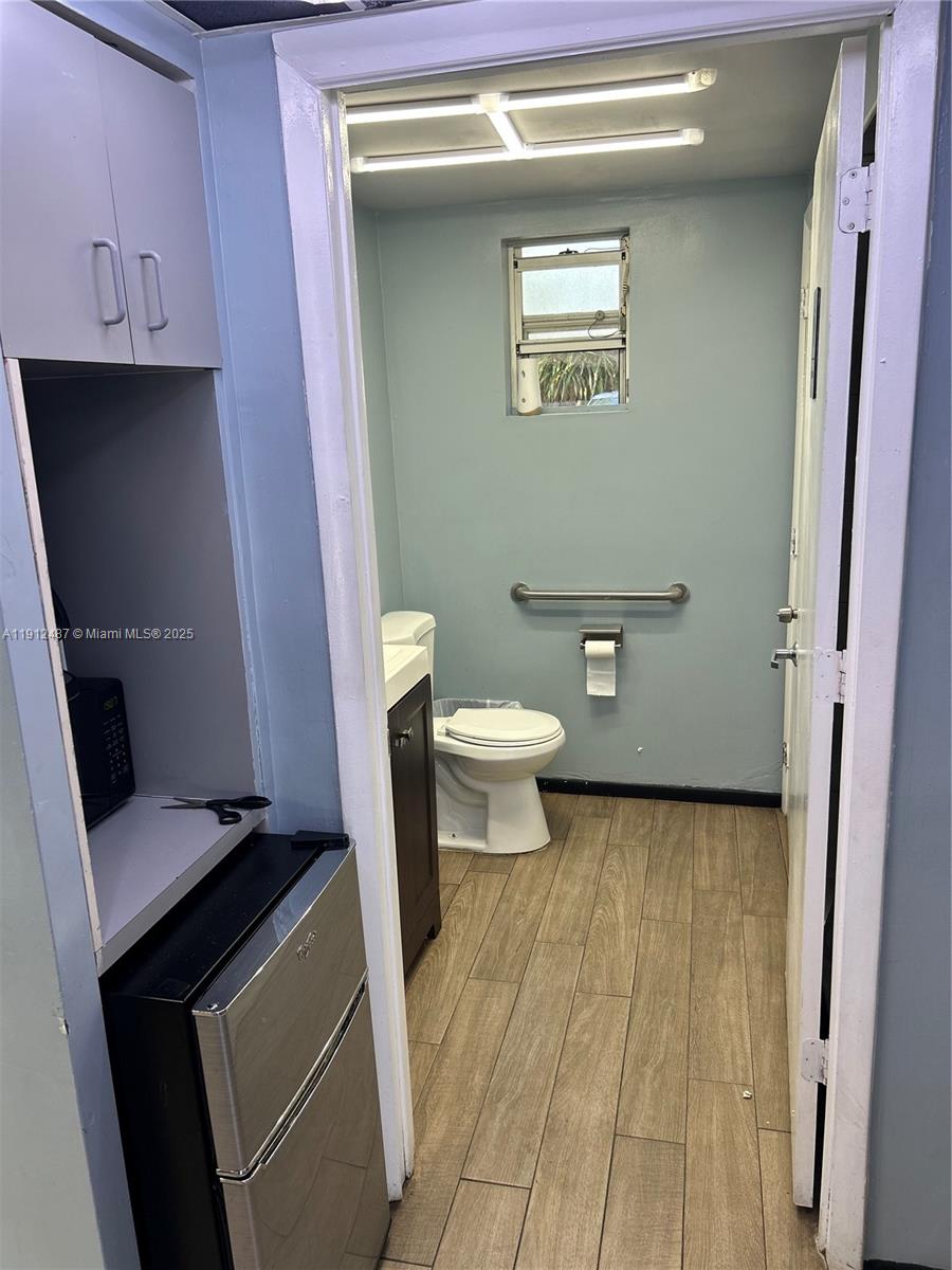 See details / sq. ft. $ 2025-11-11 0 Photo