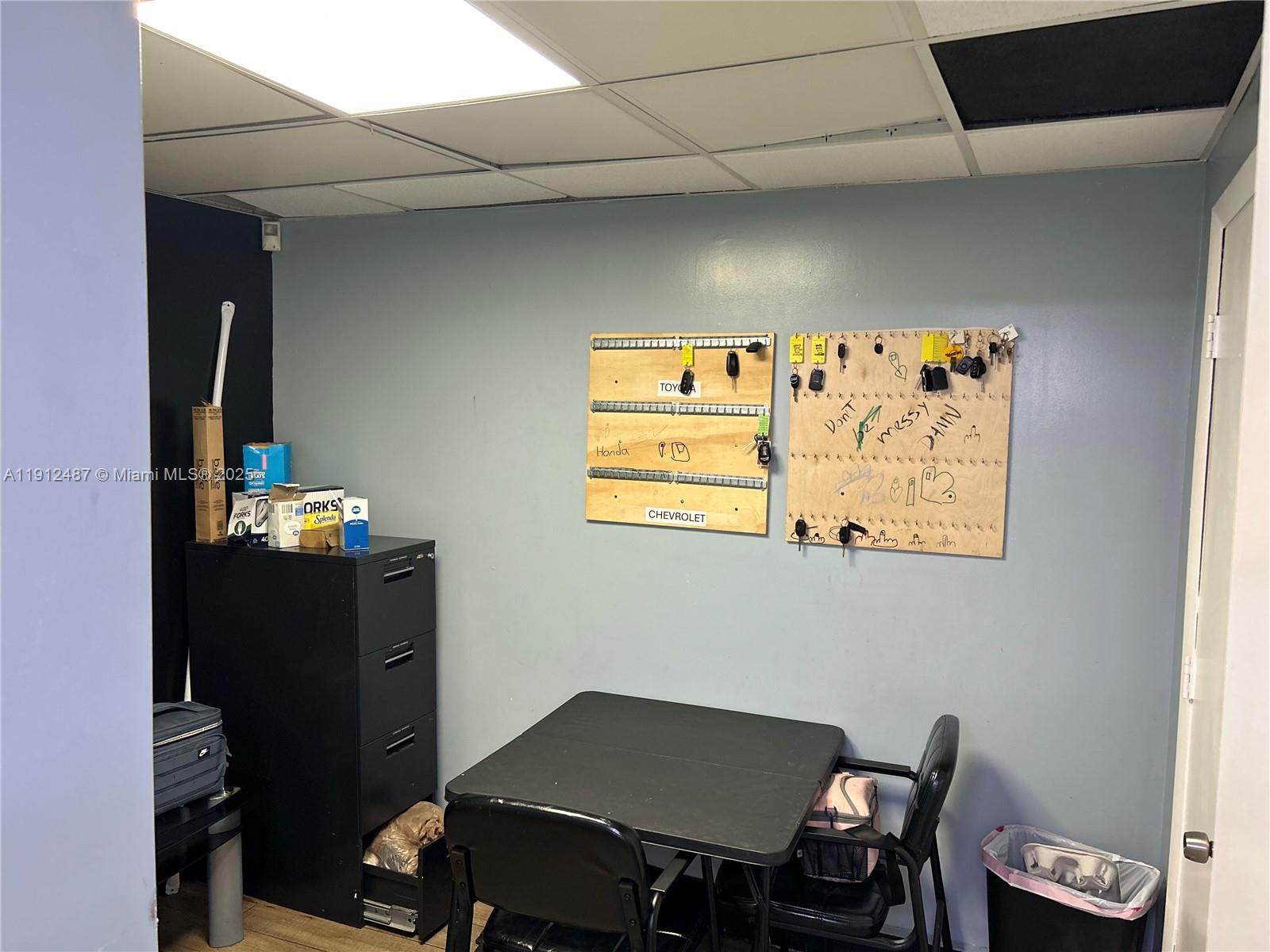 See details / sq. ft. $ 2025-11-11 0 Photo