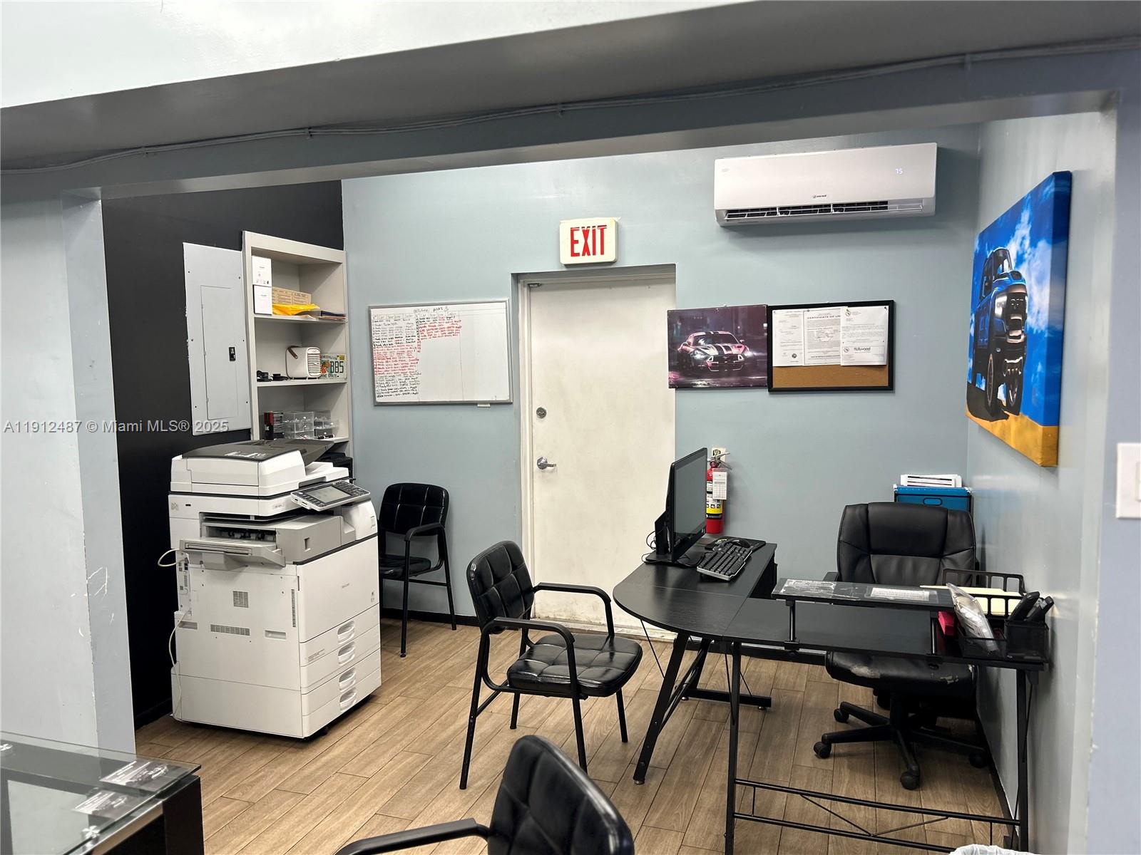 See details / sq. ft. $ 2025-11-11 0 Photo