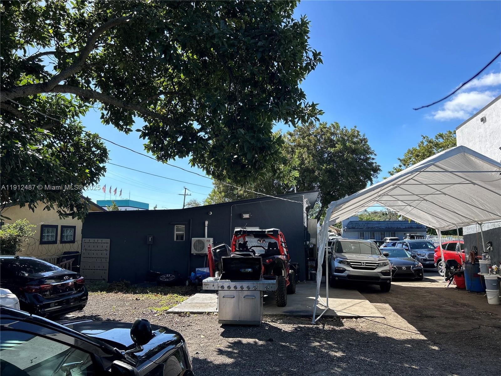 See details / sq. ft. $ 2025-11-11 0 Photo