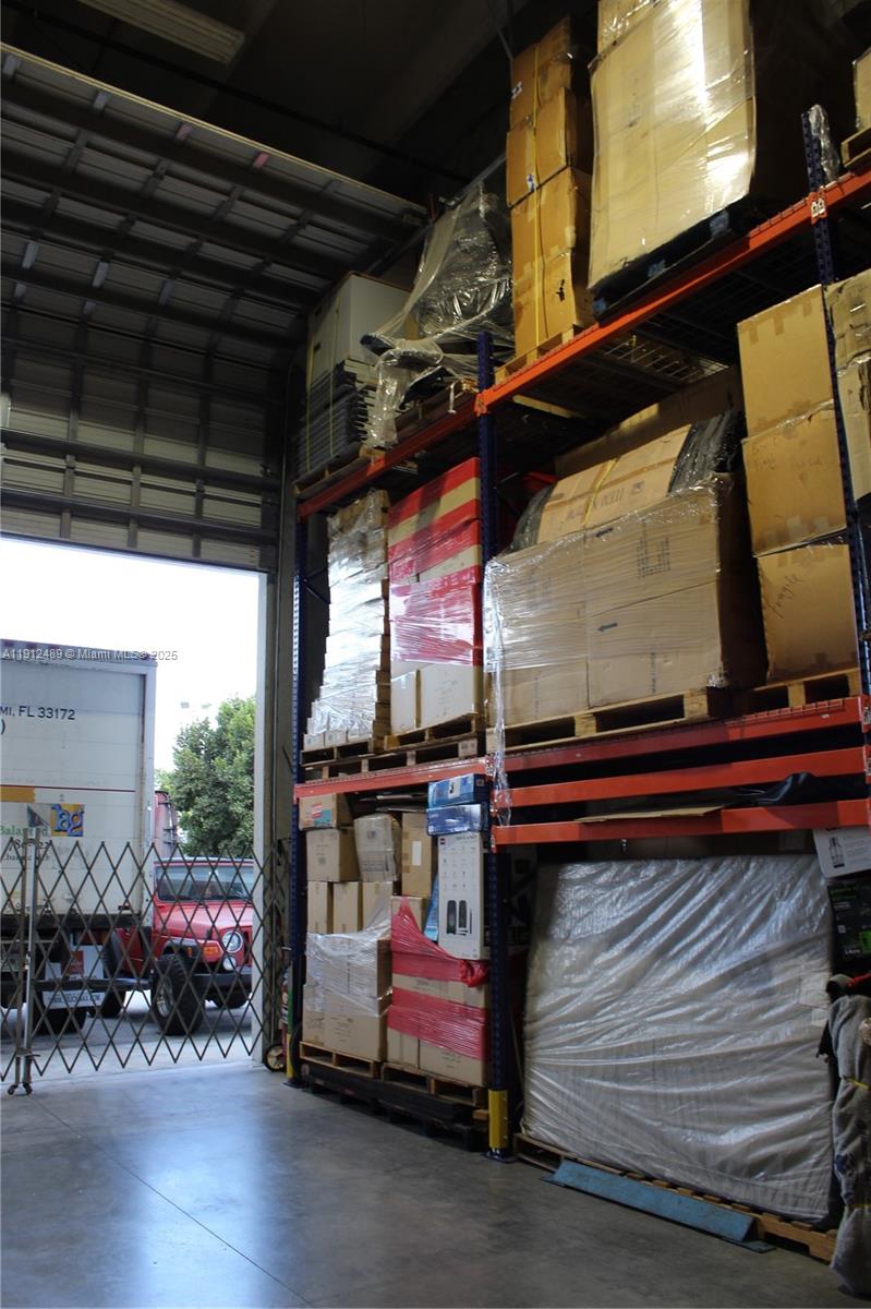 See details 140 / sq. ft. $ 2025-11-13 0 Photo