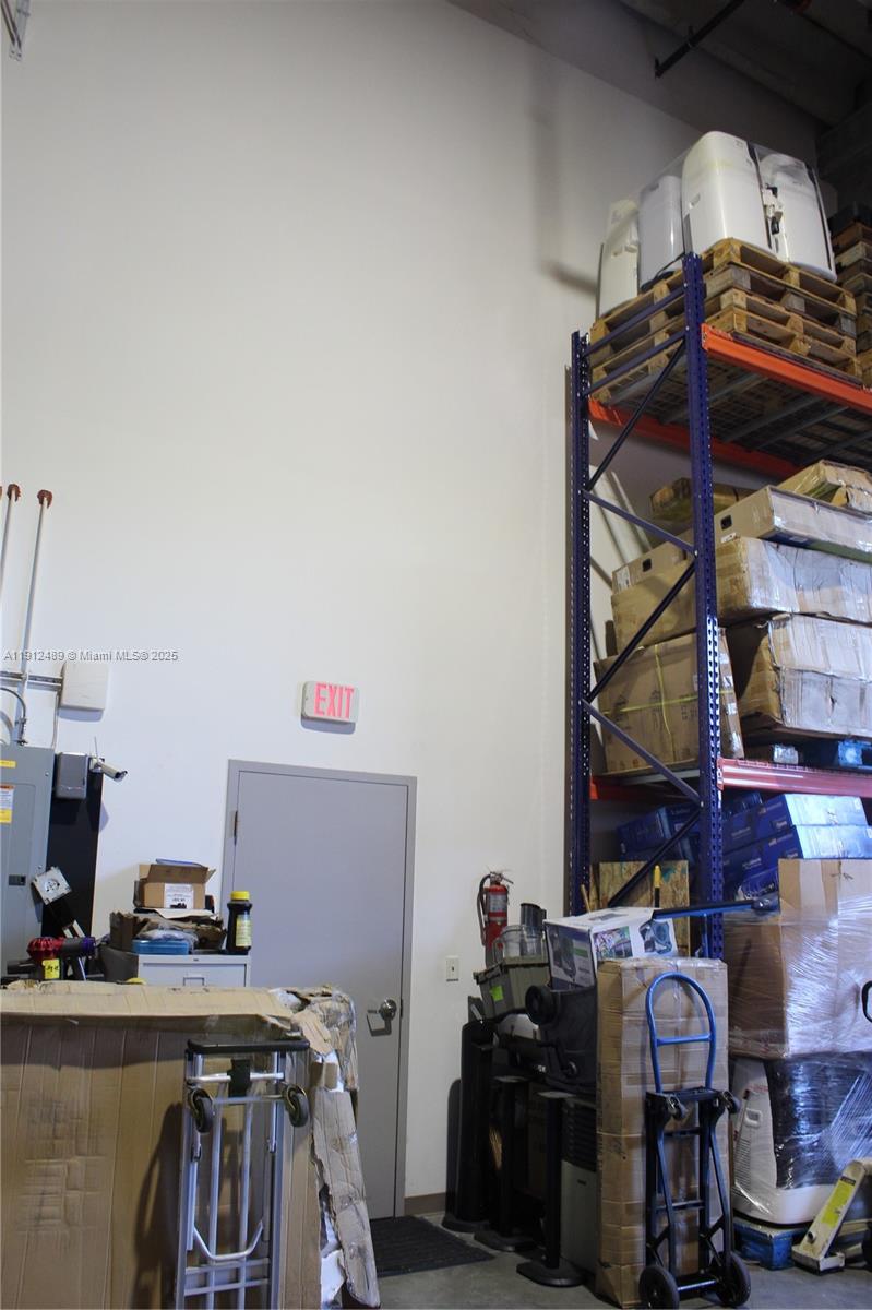 See details 140 / sq. ft. $ 2025-11-13 0 Photo