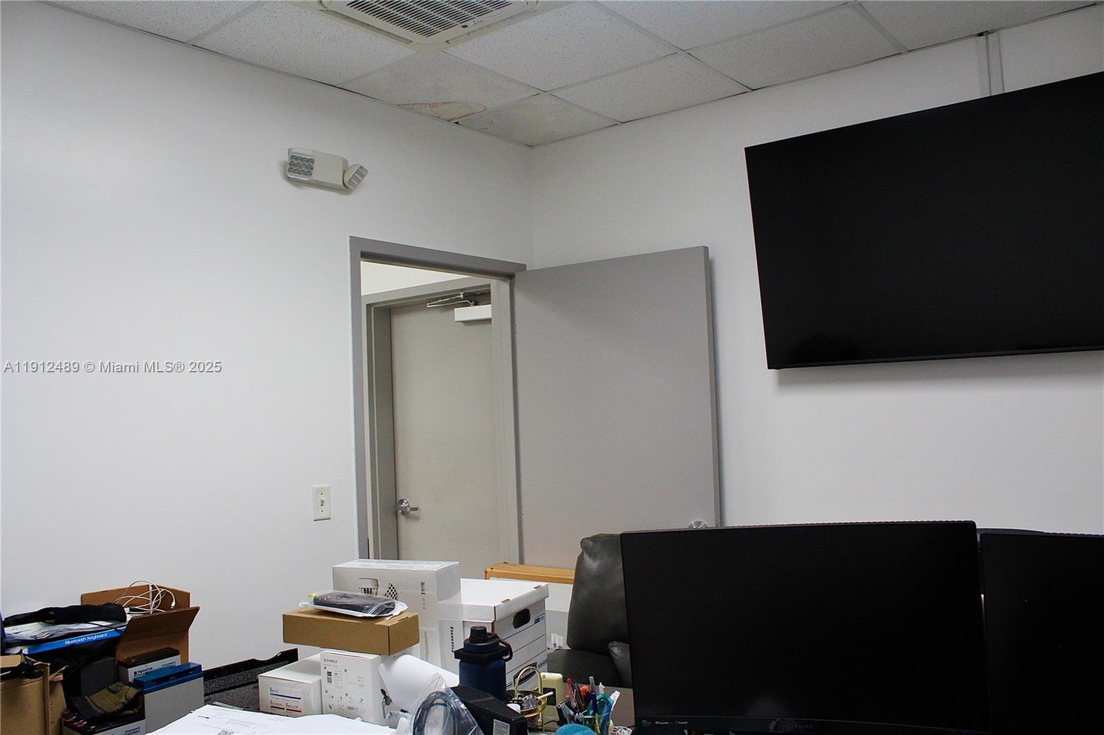 See details 140 / sq. ft. $ 2025-11-13 0 Photo