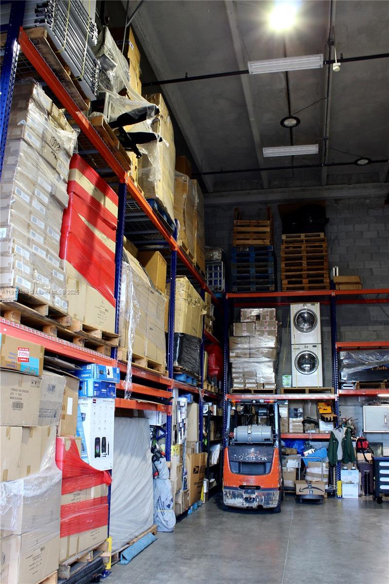 See details 140 / sq. ft. $ 2025-11-13 0 Photo