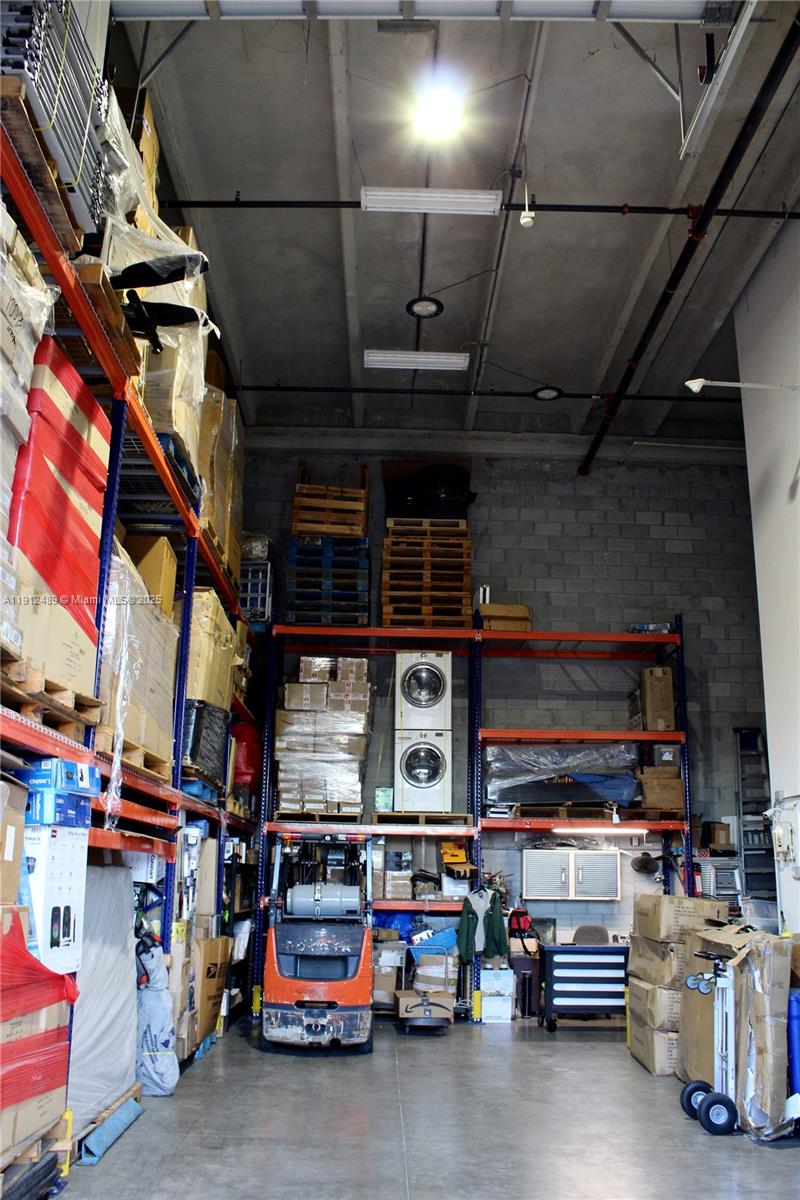 See details 140 / sq. ft. $ 2025-11-13 0 Photo