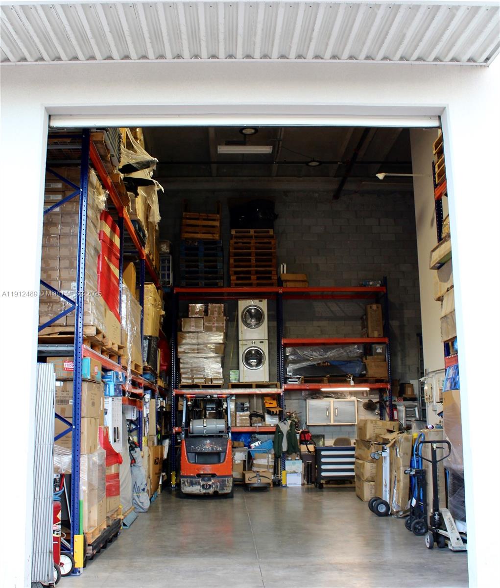 See details 140 / sq. ft. $ 2025-11-13 0 Photo