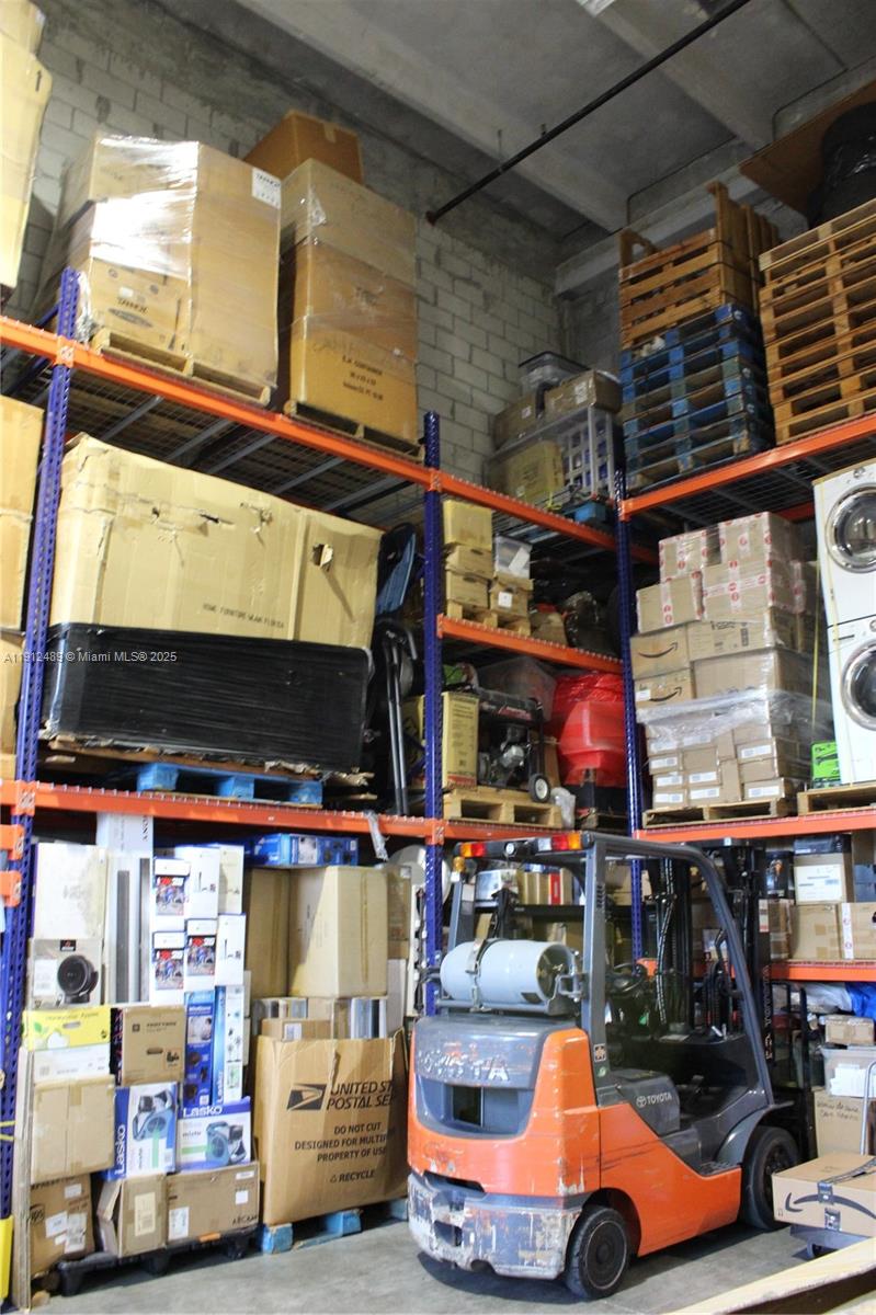 See details 140 / sq. ft. $ 2025-11-13 0 Photo