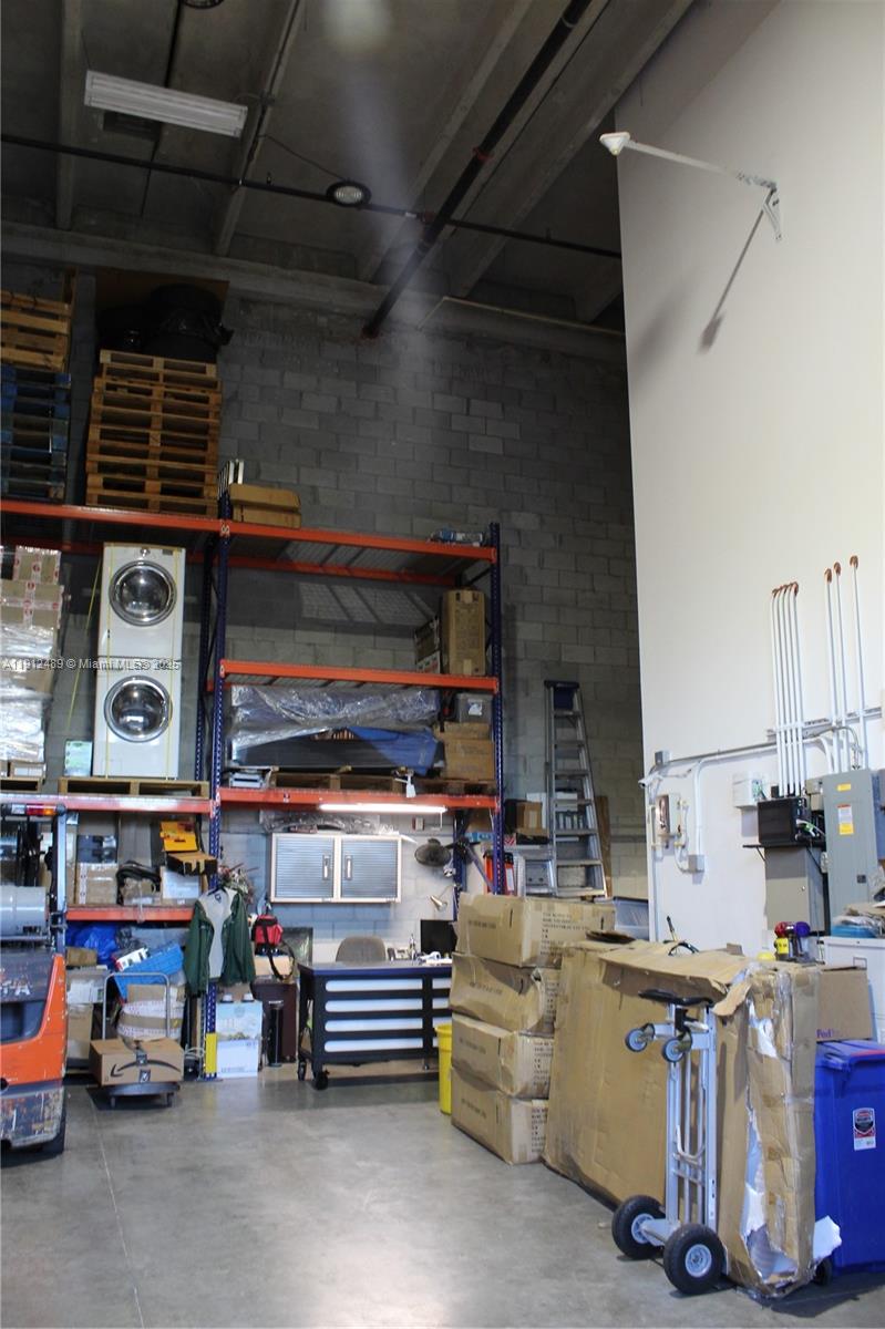 See details 140 / sq. ft. $ 2025-11-13 0 Photo