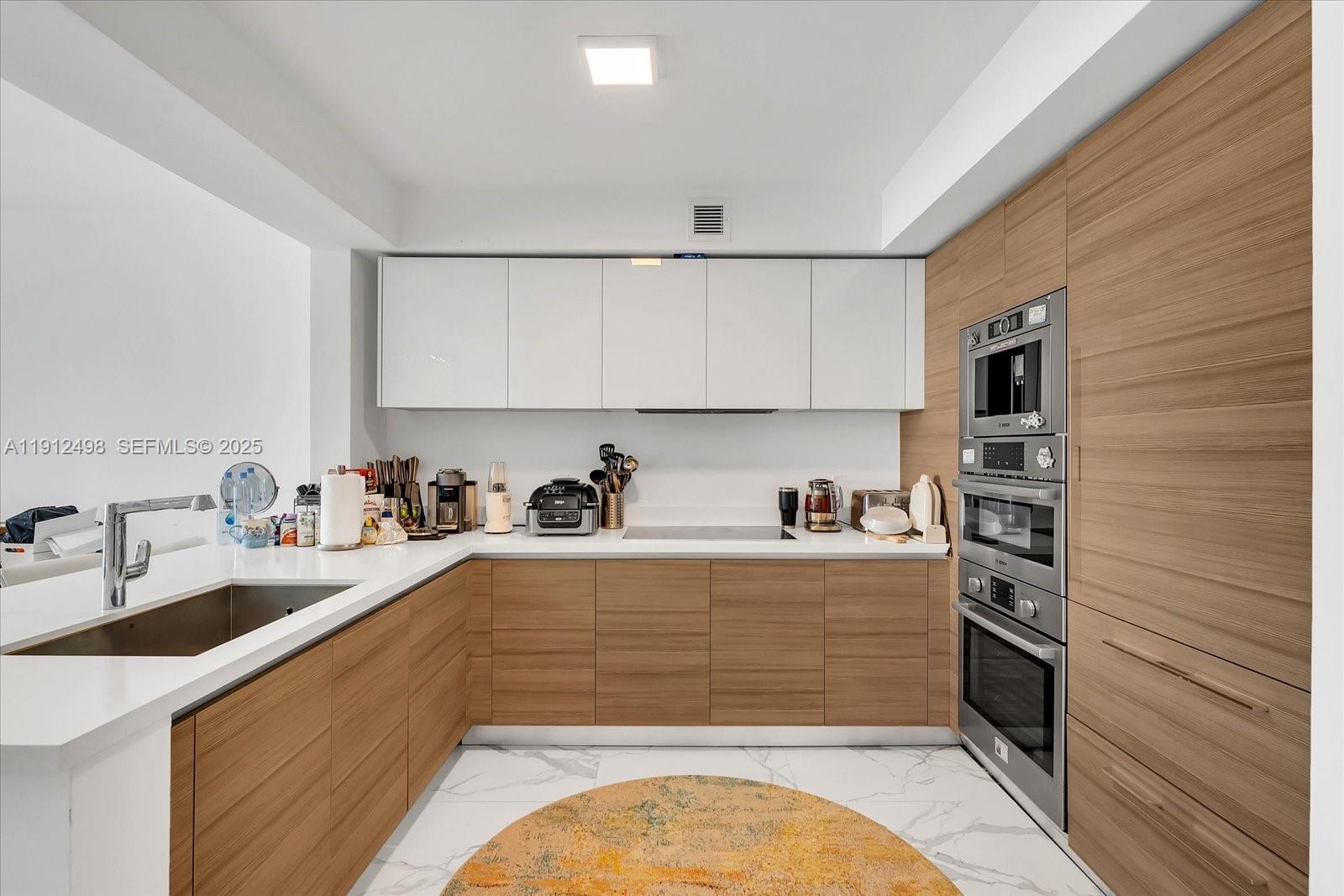 See details 4-1203 2 / 3 1524 sq. ft. $ 2025-12-02 0 Photo