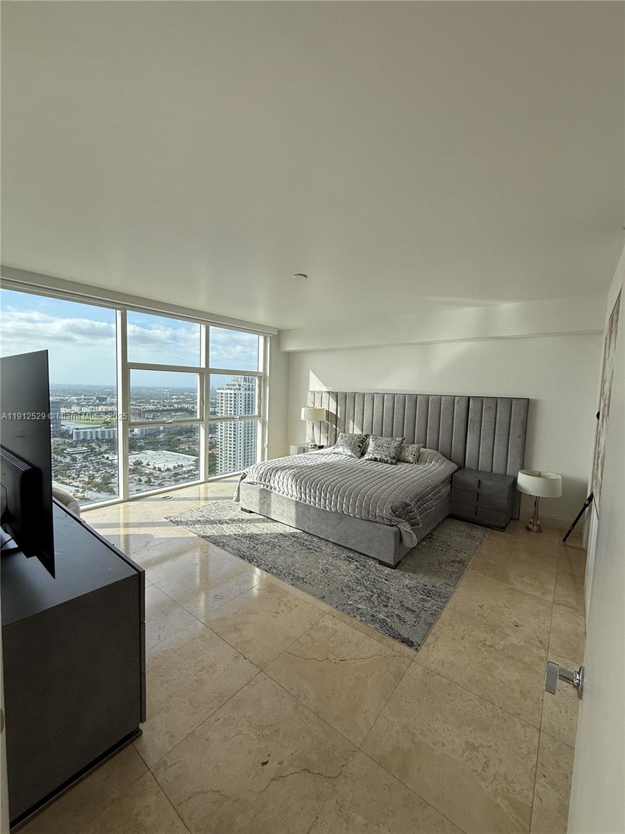 4807 1 / 1 871 кв.футов $ 2025-11-11 0 Фото