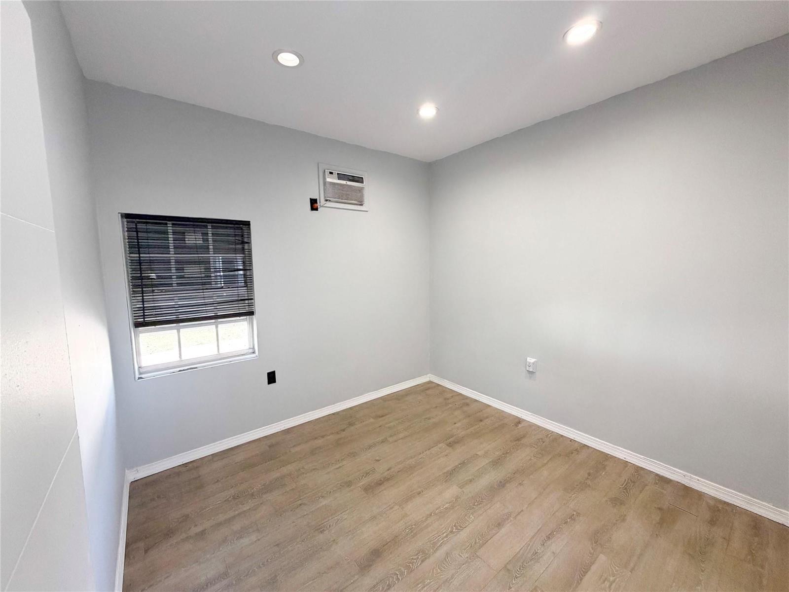   / 0  sq. ft. $ 2026-04-13 0 Photo
