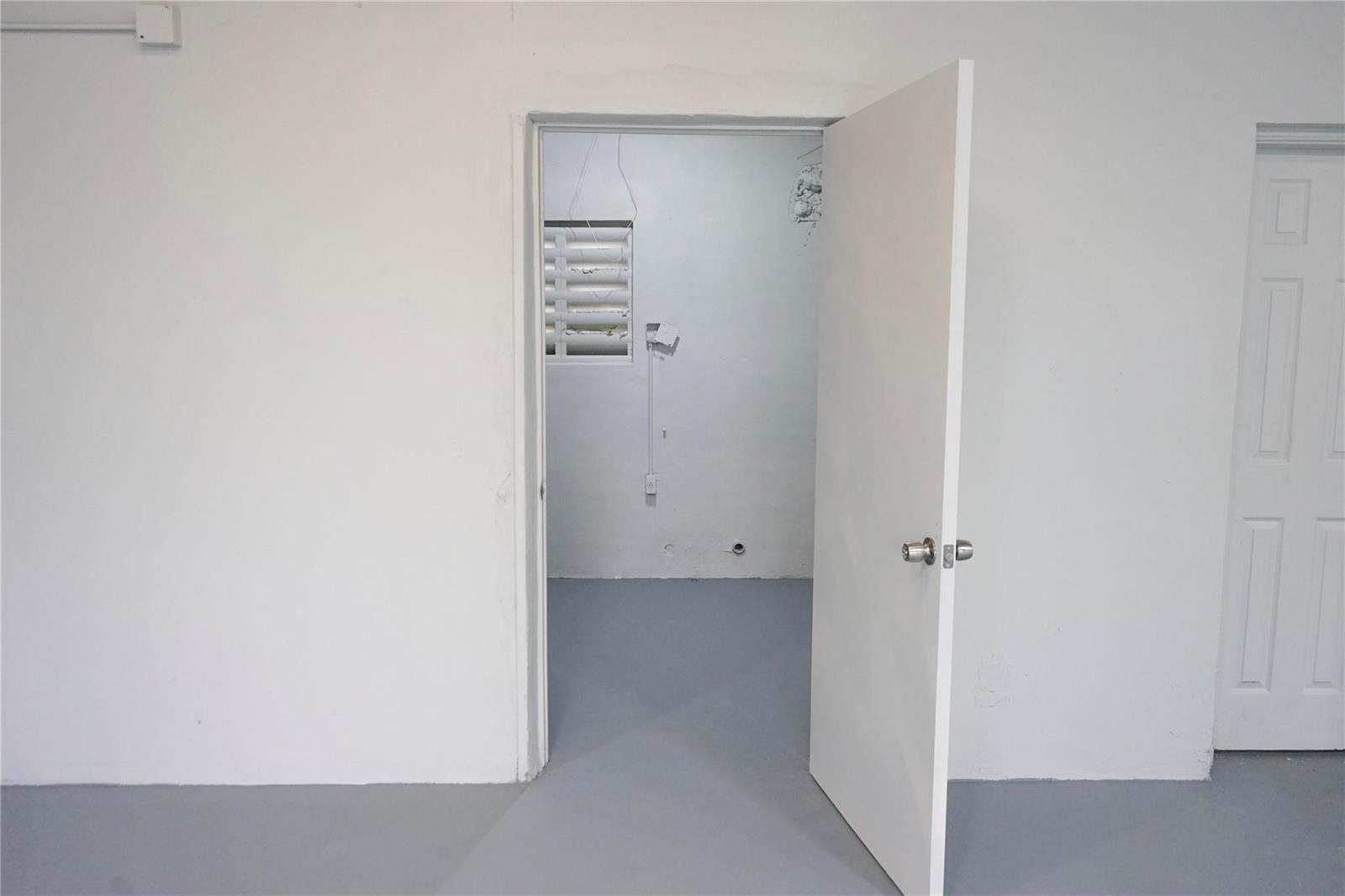   / 0  sq. ft. $ 2026-04-13 0 Photo
