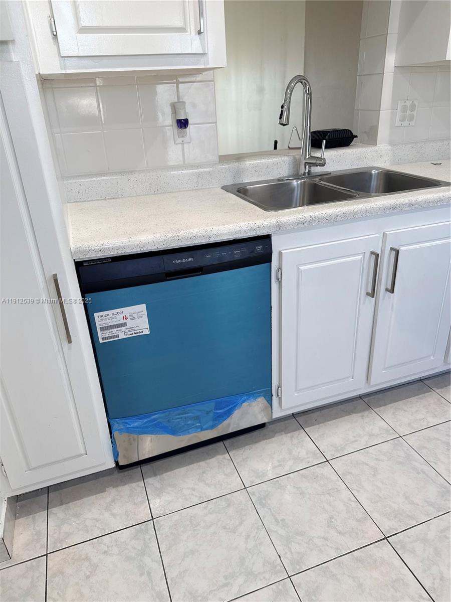 Photo of 320 12th Ave  #703, Hallandale Beach, Florida, 33009 - 