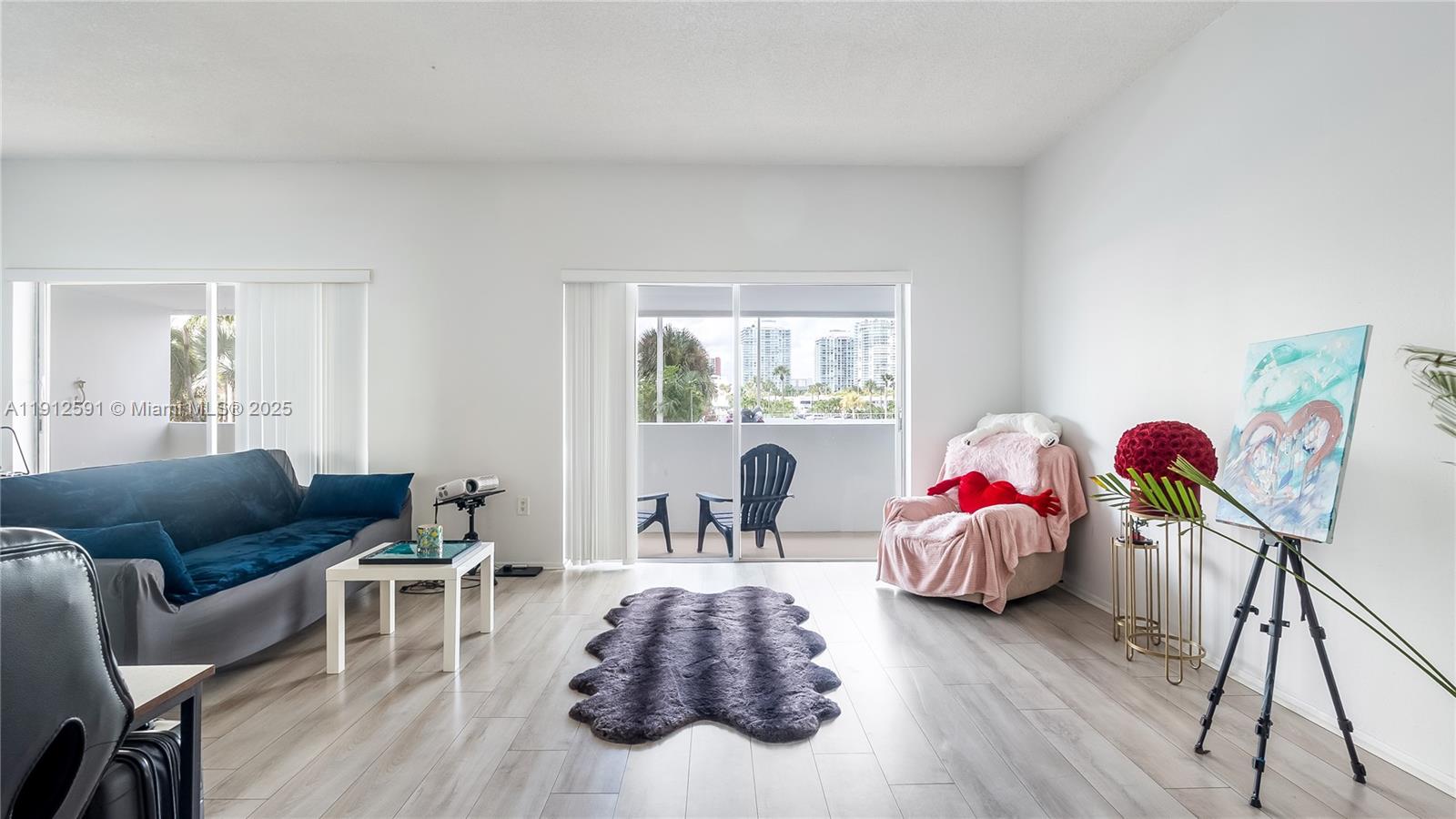 See details 117 0 / 0 598 sq. ft. $ 2025-11-12 0 Photo