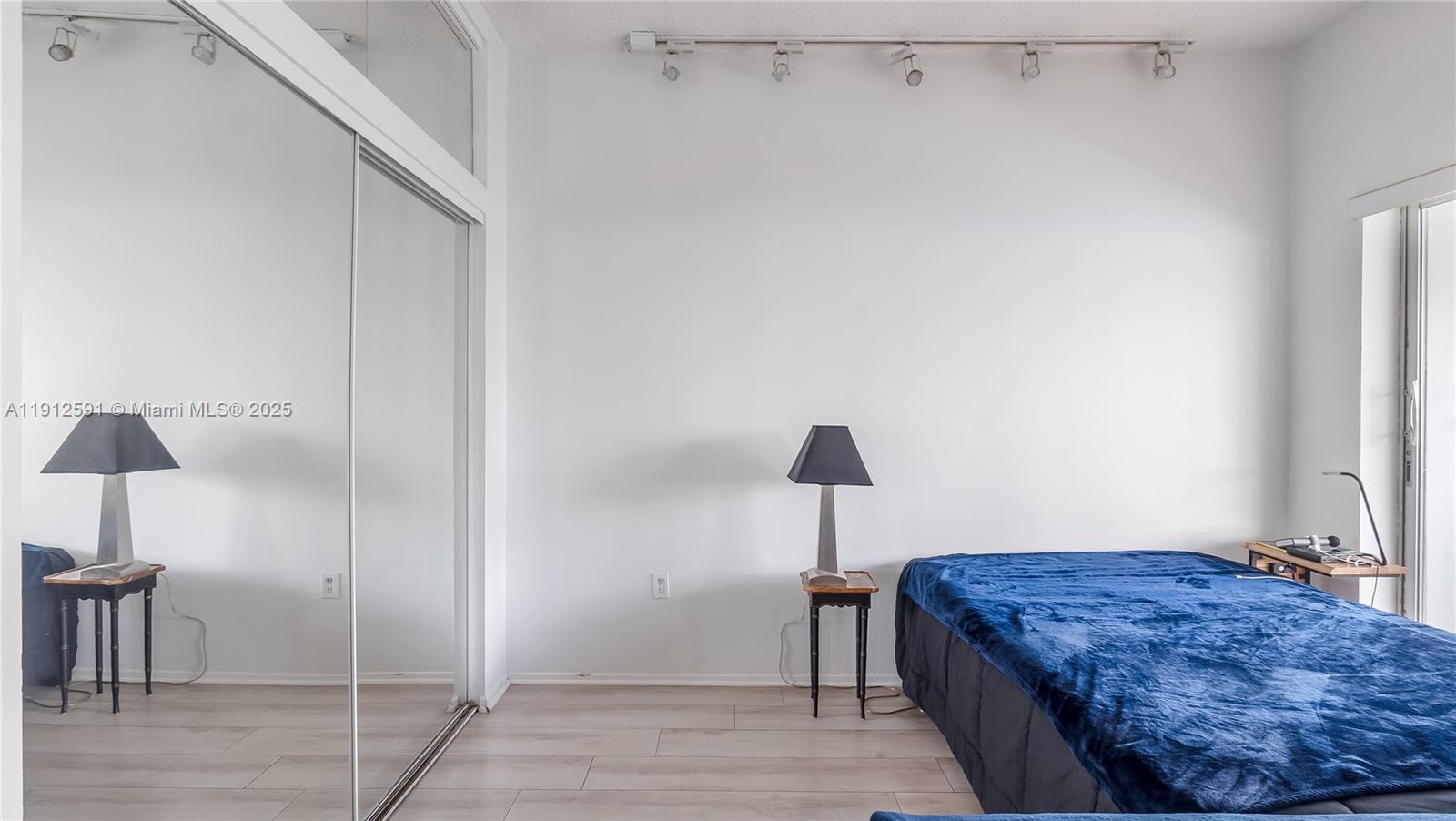 See details 117 0 / 0 598 sq. ft. $ 2025-11-12 0 Photo