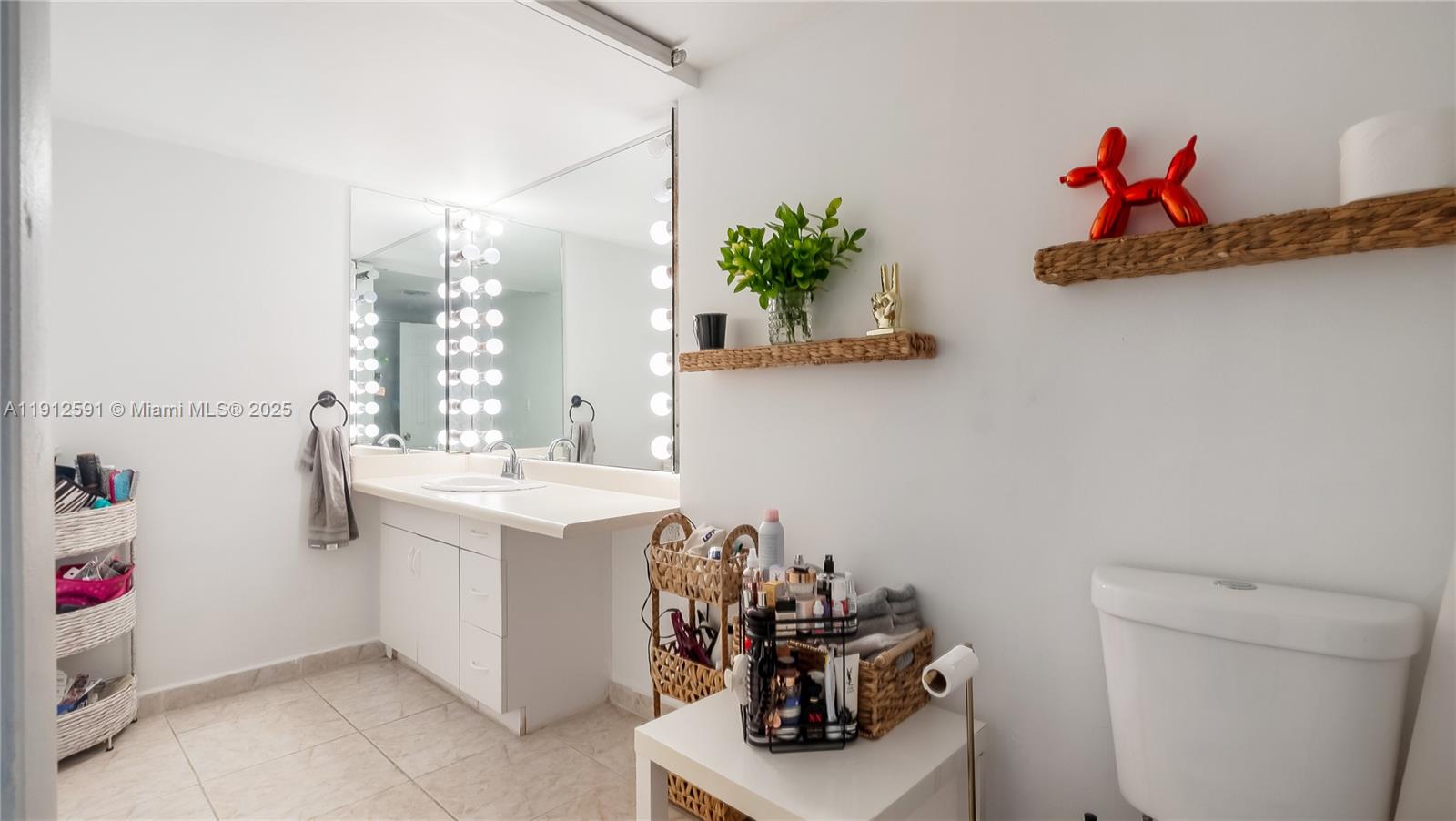 See details 117 0 / 0 598 sq. ft. $ 2025-11-12 0 Photo