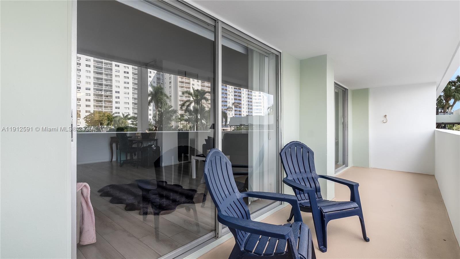 See details 117 0 / 0 598 sq. ft. $ 2025-11-12 0 Photo