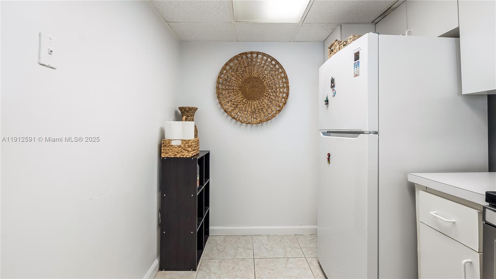 See details 117 0 / 0 598 sq. ft. $ 2025-11-12 0 Photo