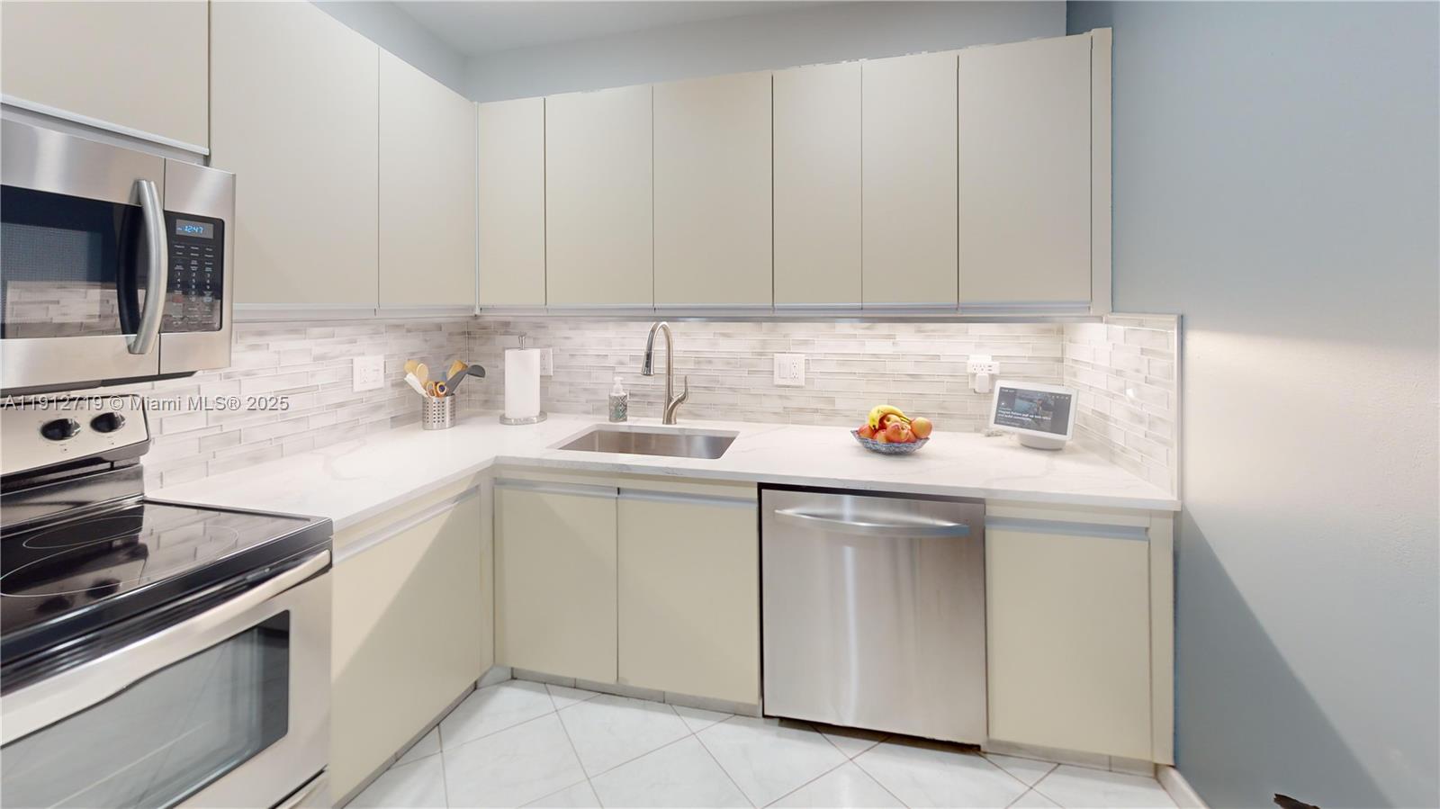 Photo of 2500 PARKVIEW DR  #507, Hallandale Beach, Florida, 33009 - 