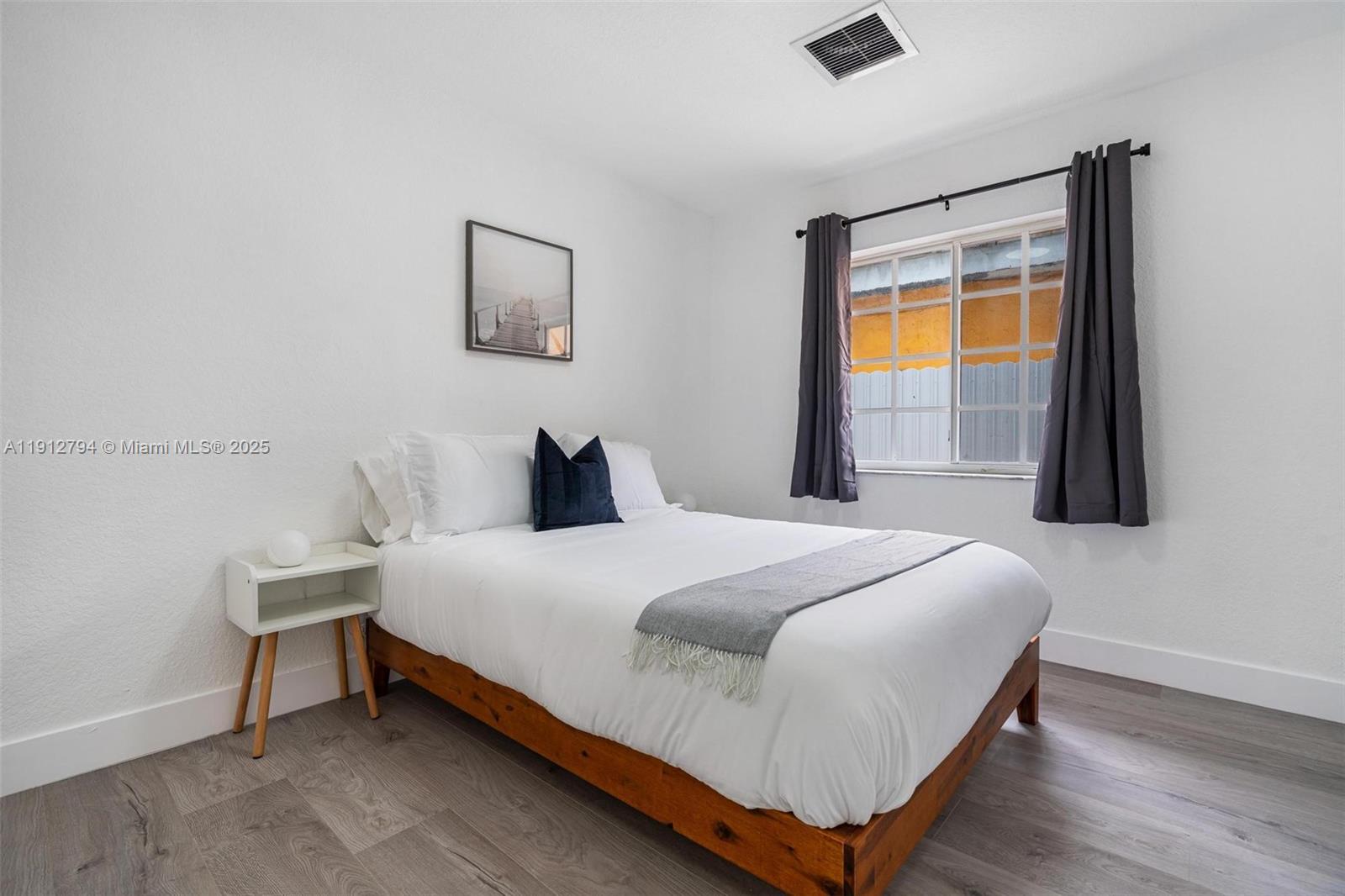 Подробнее / 2878 кв.футов $ 2025-11-12 0 Фото