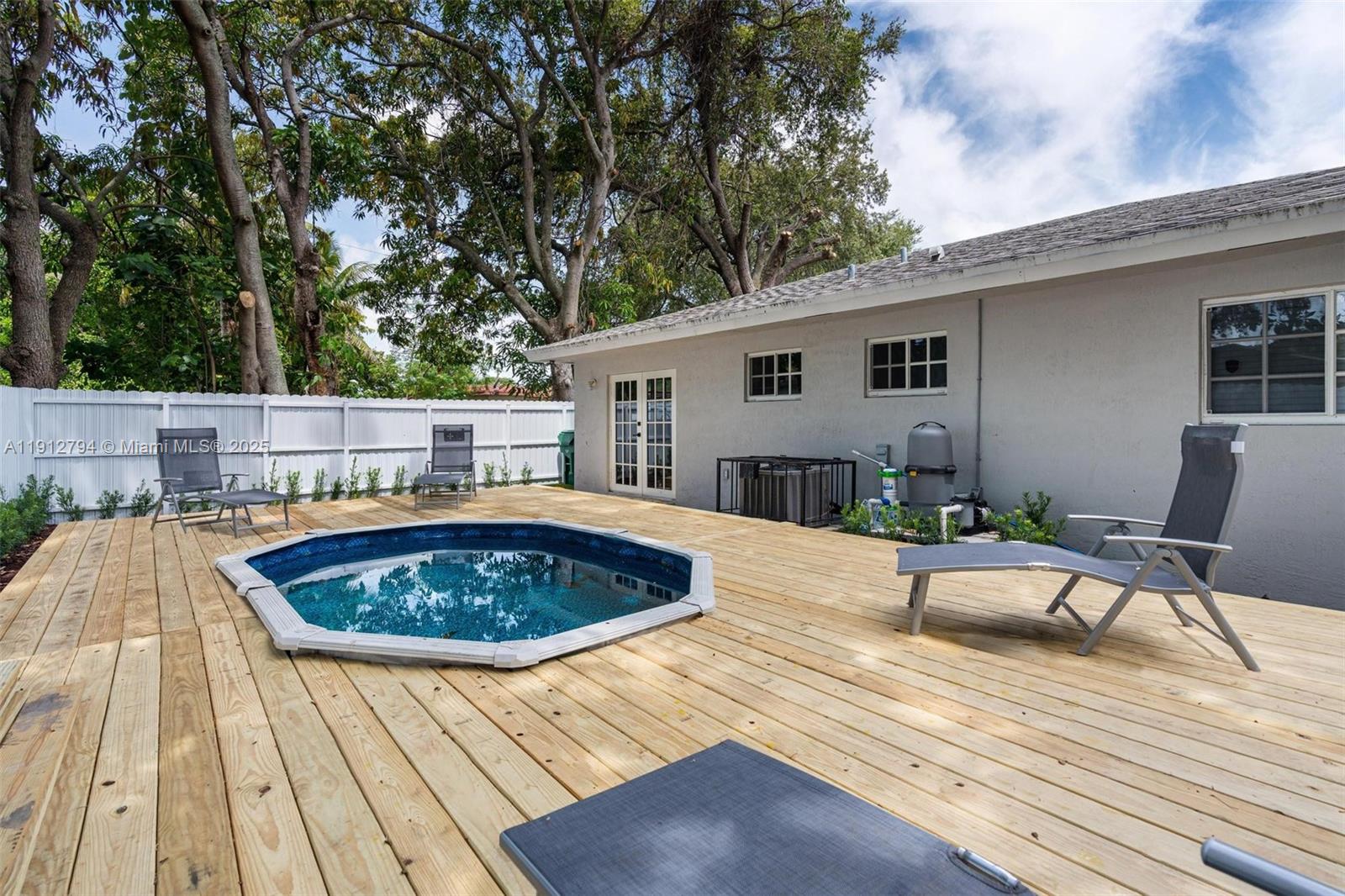 Подробнее / 2878 кв.футов $ 2025-11-12 0 Фото