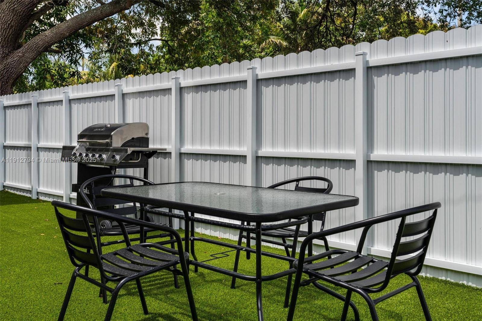 Подробнее / 2878 кв.футов $ 2025-11-12 0 Фото