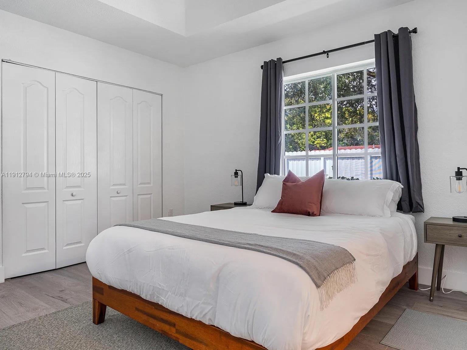 Подробнее / 2878 кв.футов $ 2025-11-12 0 Фото