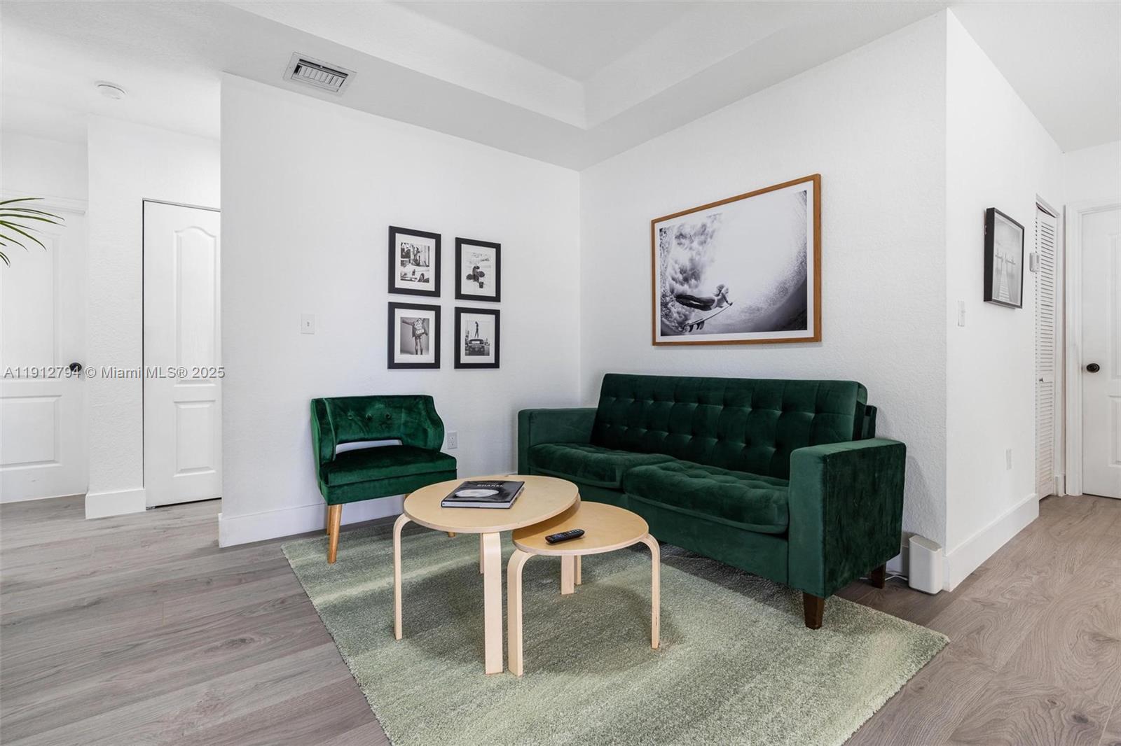 Подробнее / 2878 кв.футов $ 2025-11-12 0 Фото