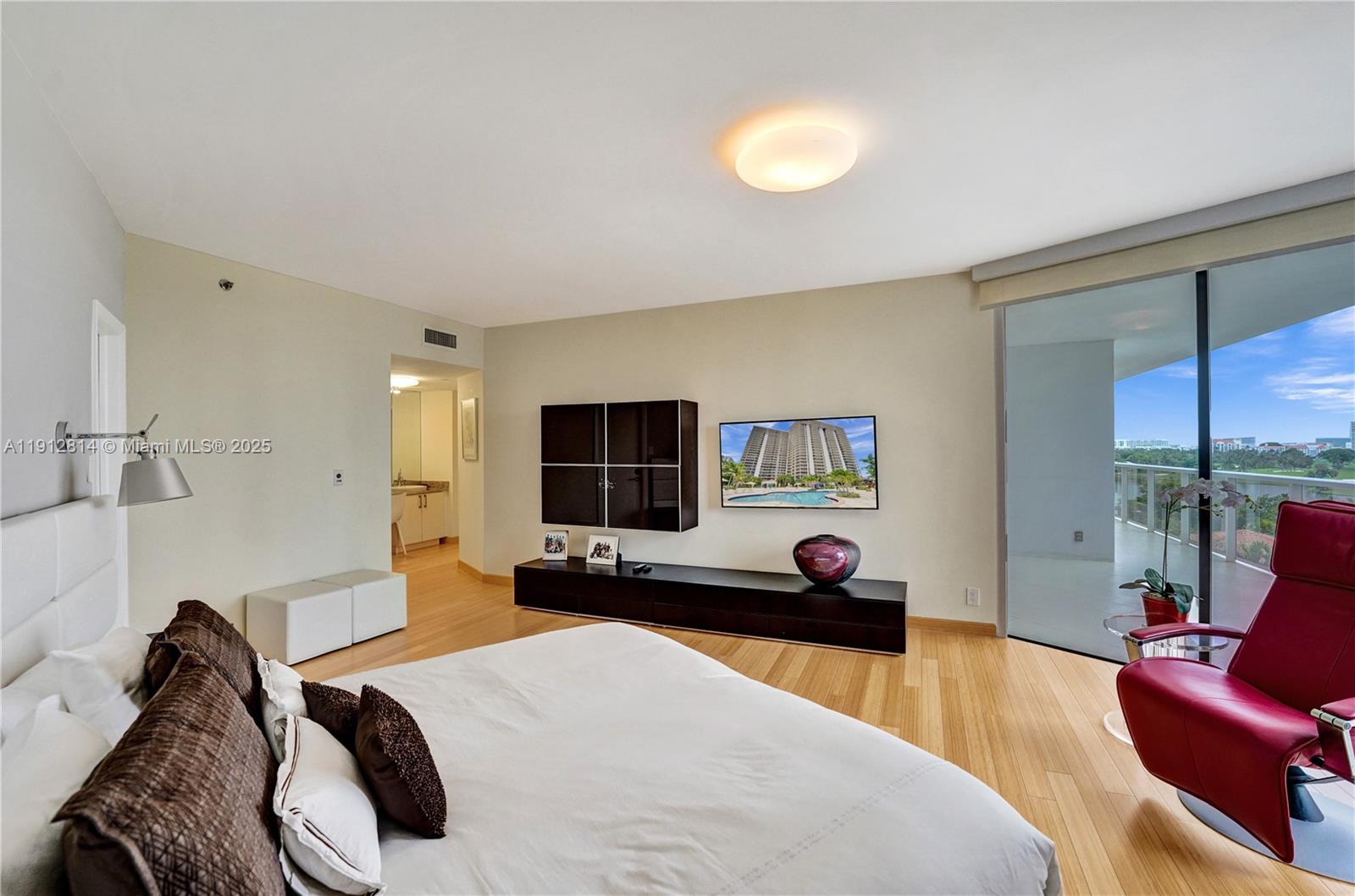 Photo of 20281 Country Club Dr  #607, Aventura, Florida, 33180 - Master Bedroom