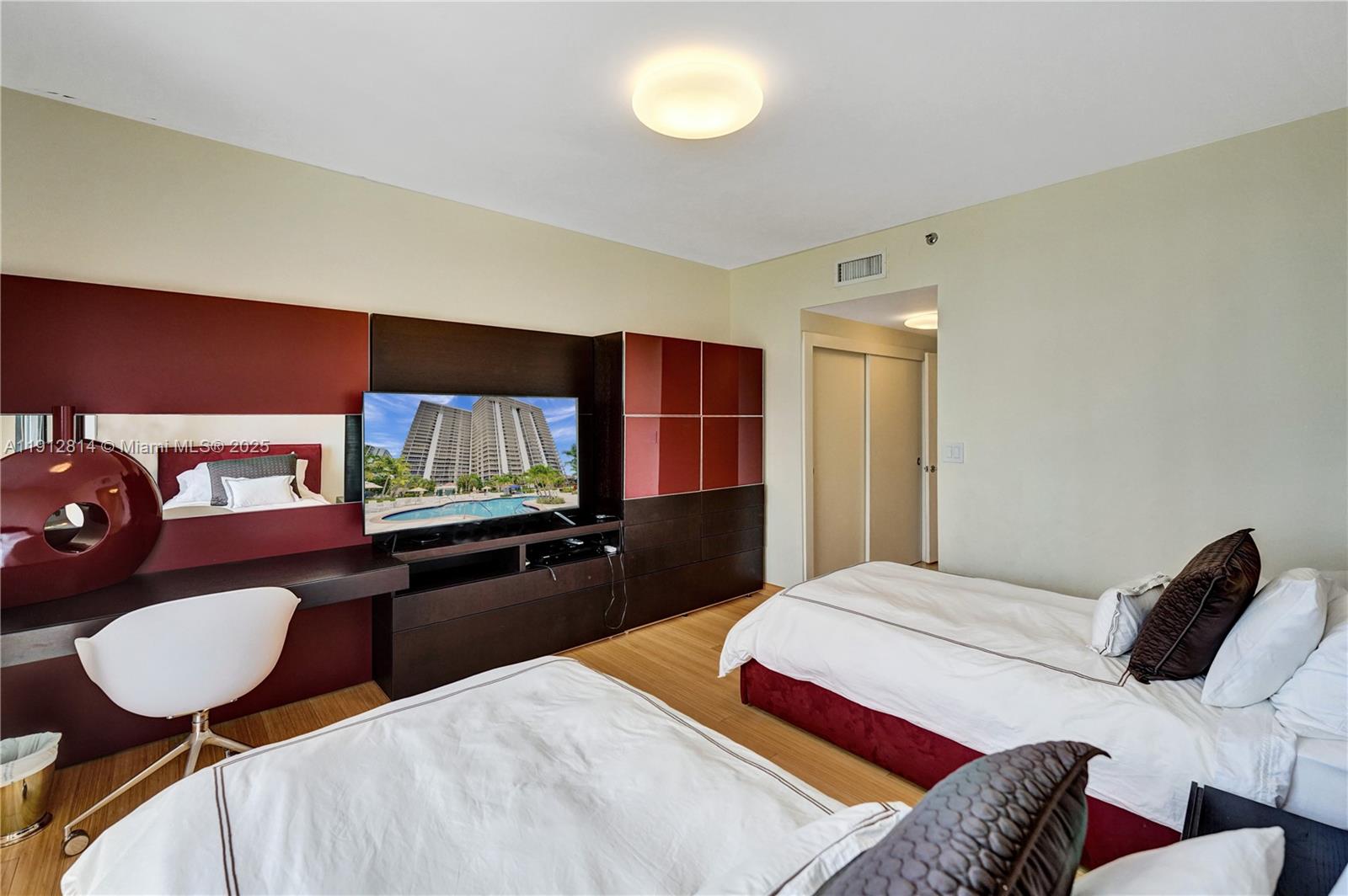 Photo of 20281 Country Club Dr  #607, Aventura, Florida, 33180 - 