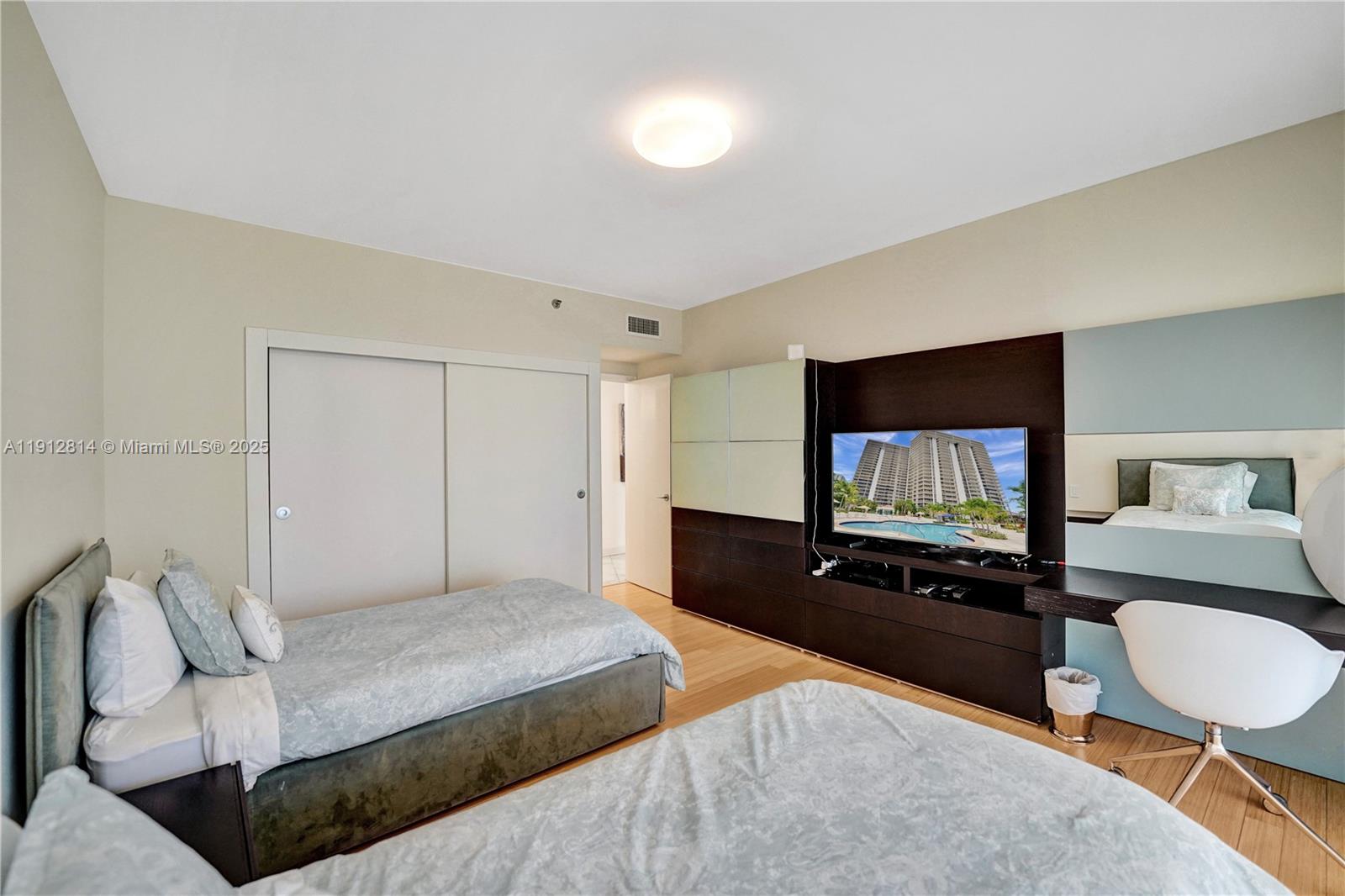 Photo of 20281 Country Club Dr  #607, Aventura, Florida, 33180 - 