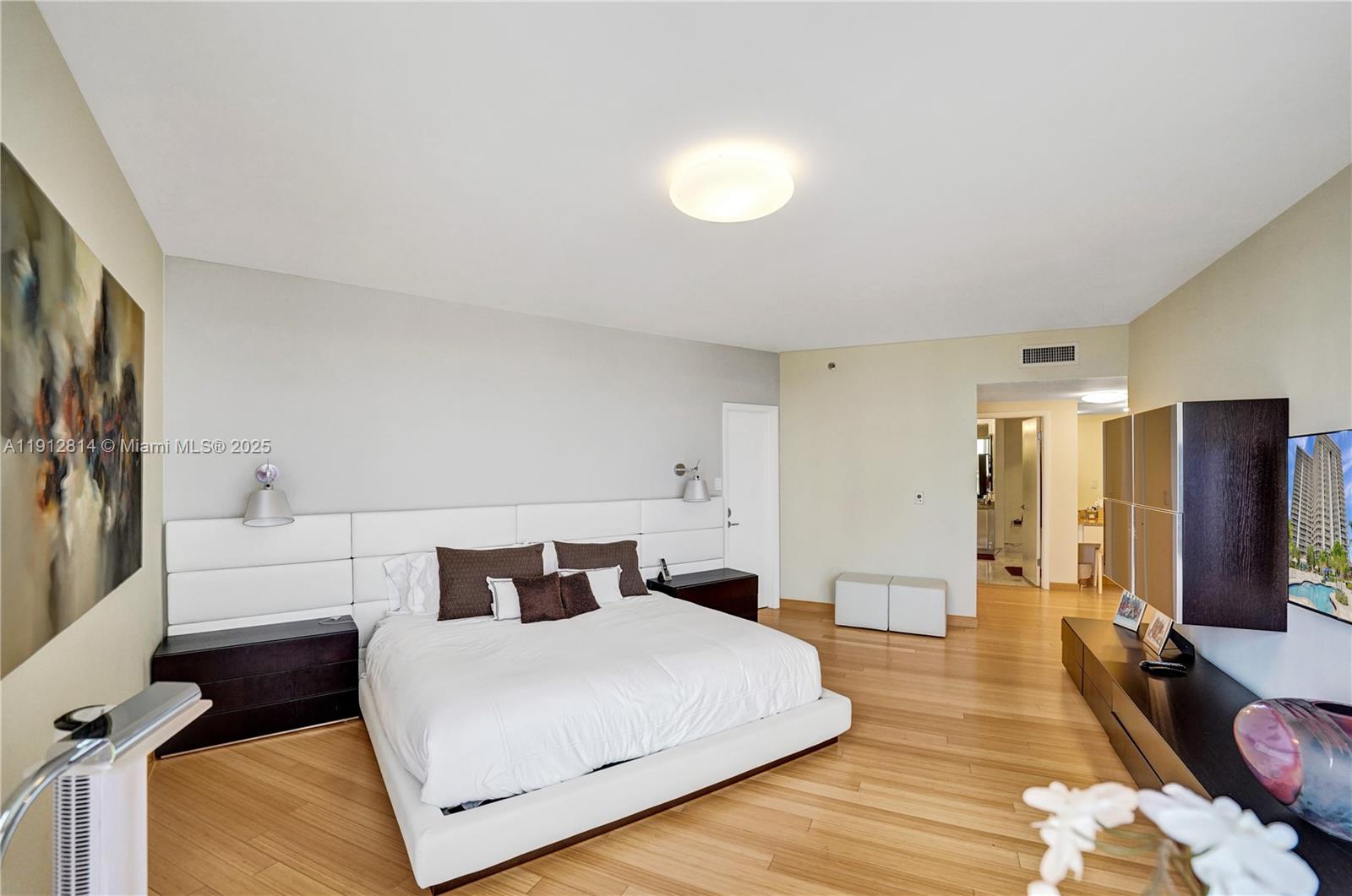 Photo of 20281 Country Club Dr  #607, Aventura, Florida, 33180 - 