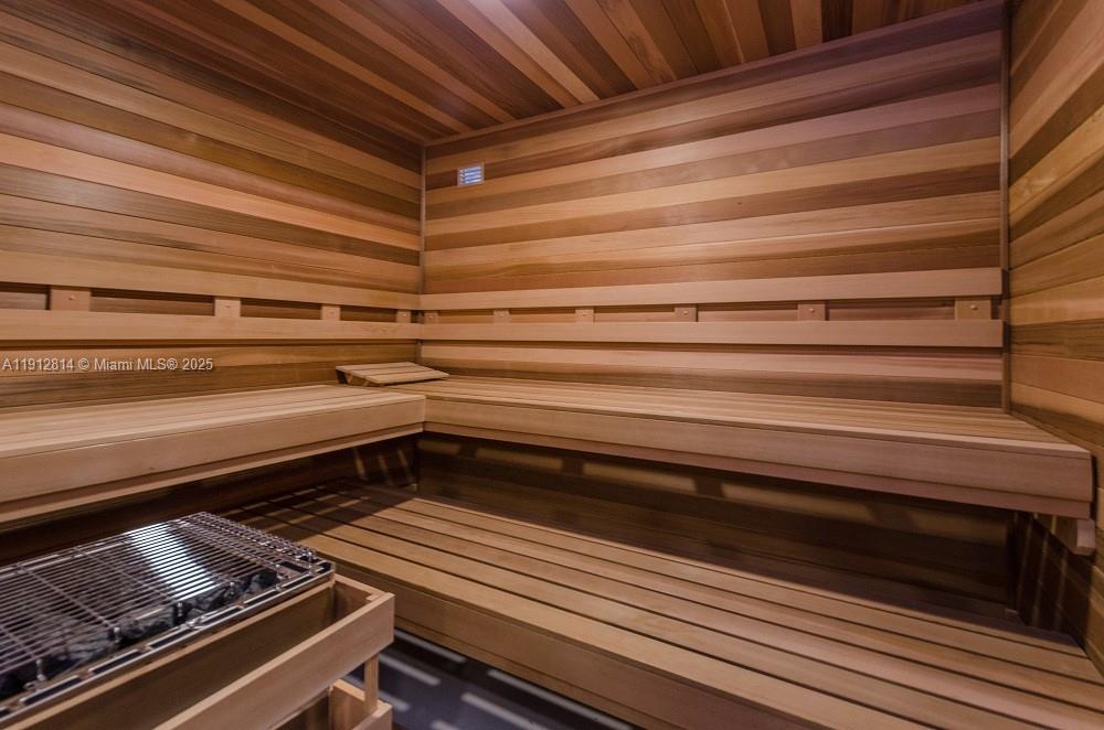 Photo of 20281 Country Club Dr  #607, Aventura, Florida, 33180 - 