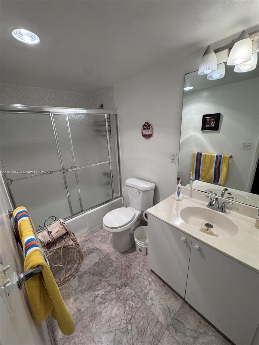 Photo of 19390 Collins Ave  #1608, Sunny Isles Beach, Florida, 33160 - Bathtub