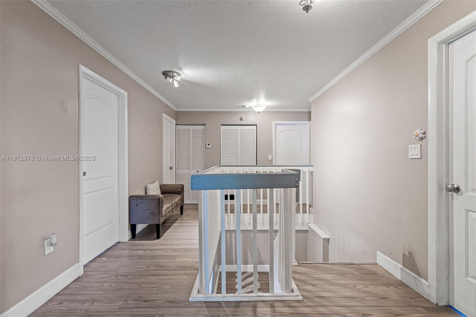 See details 9410 4 / 3 2820 sq. ft. $ 2025-11-12 0 Photo