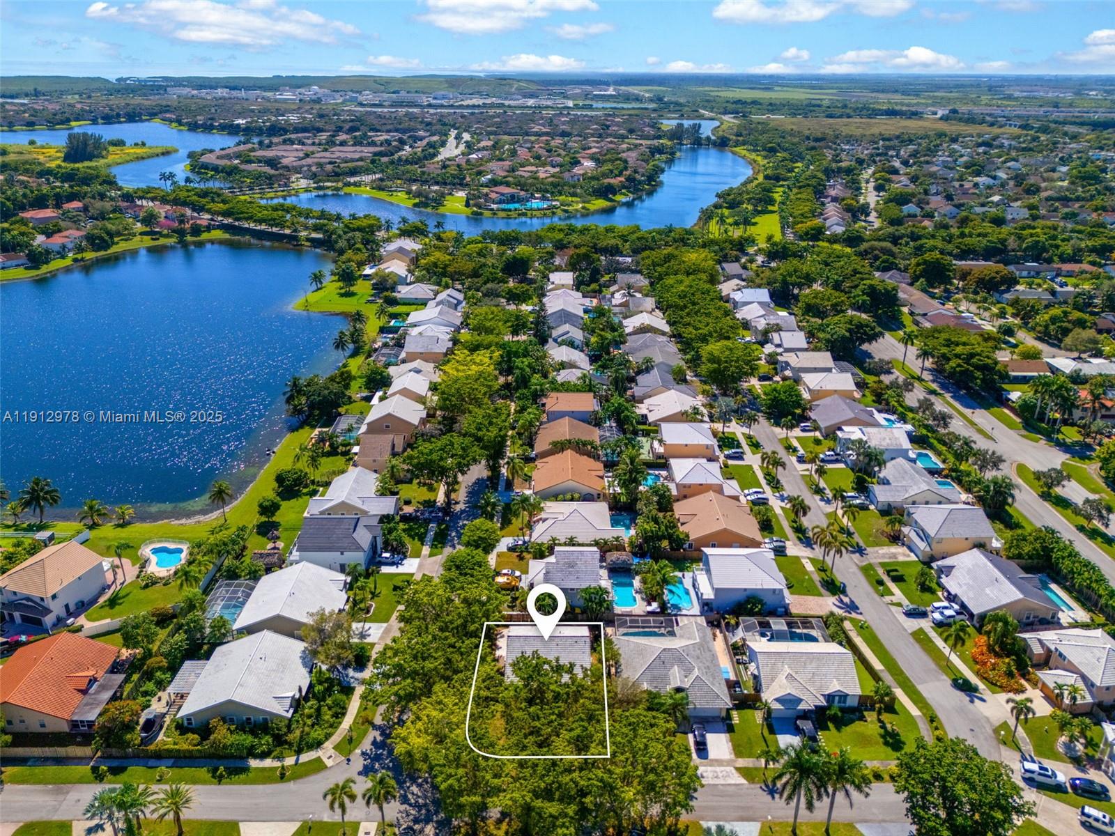 See details 9410 4 / 3 2820 sq. ft. $ 2025-11-12 0 Photo