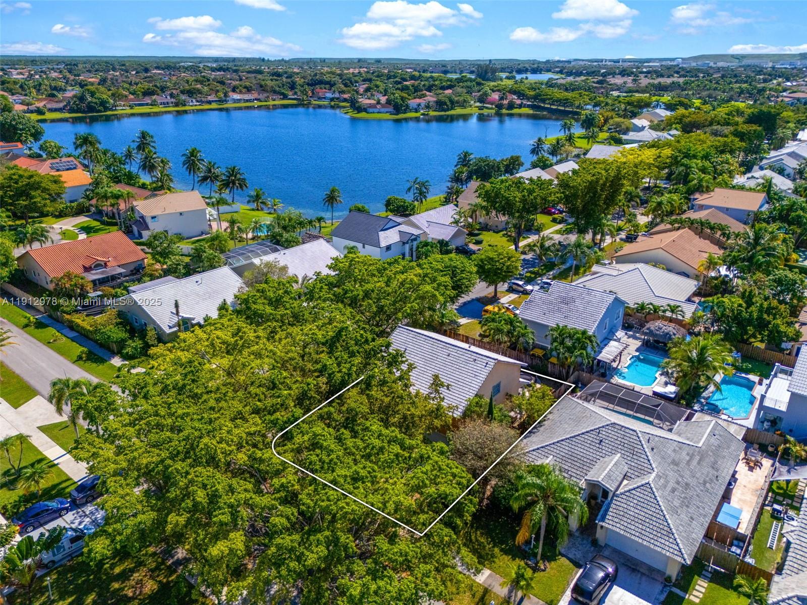 See details 9410 4 / 3 2820 sq. ft. $ 2025-11-12 0 Photo