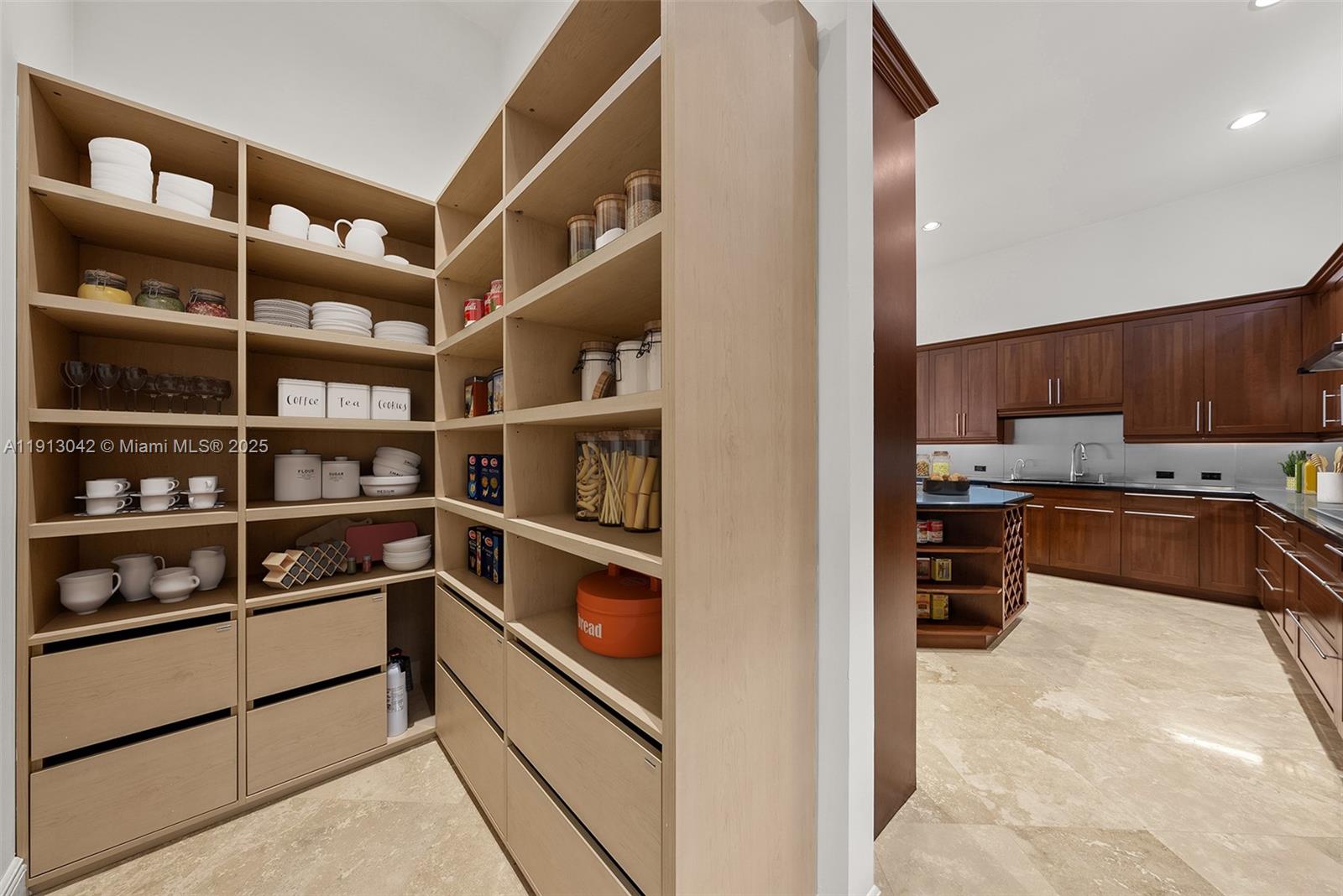 Photo of 1295 Hatteras Ln  (1295), Hollywood, Florida, 33019 - 