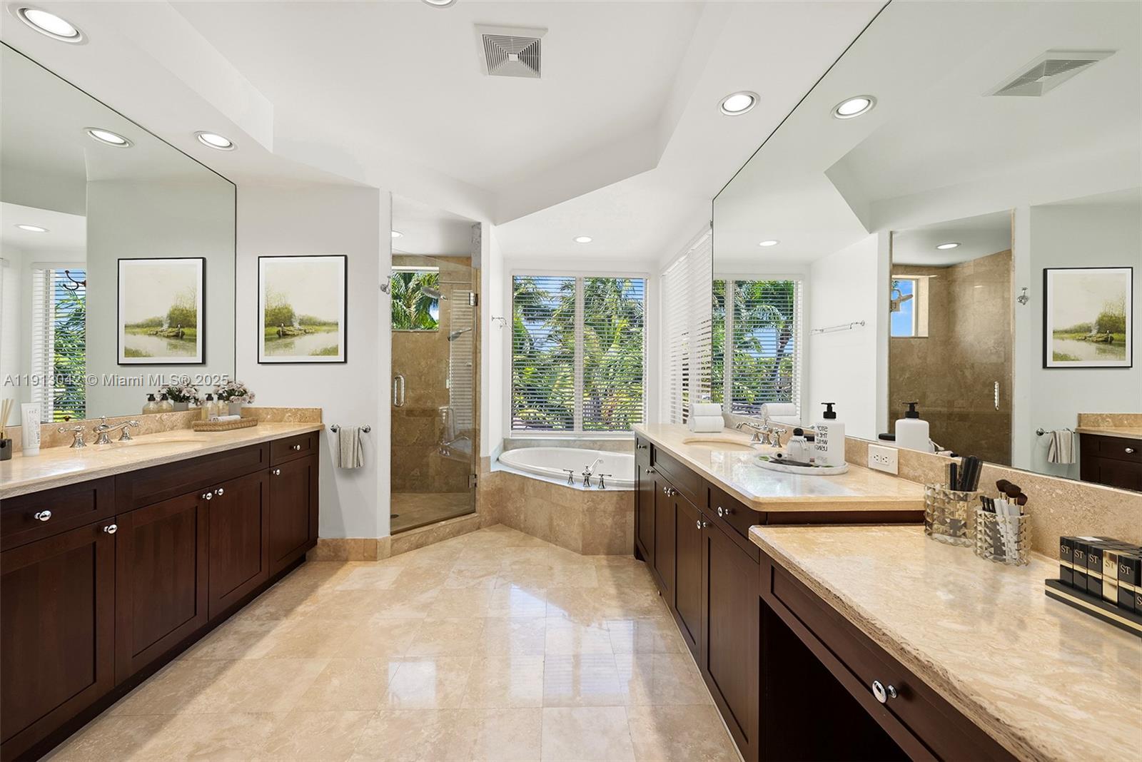 Photo of 1295 Hatteras Ln  (1295), Hollywood, Florida, 33019 - 