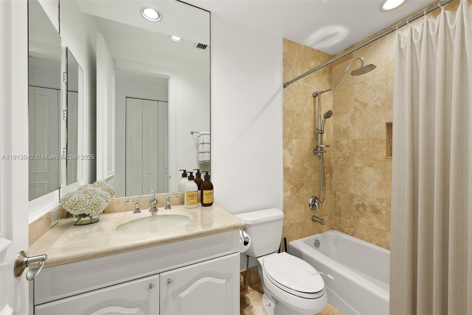 Photo of 1295 Hatteras Ln  (1295), Hollywood, Florida, 33019 - 