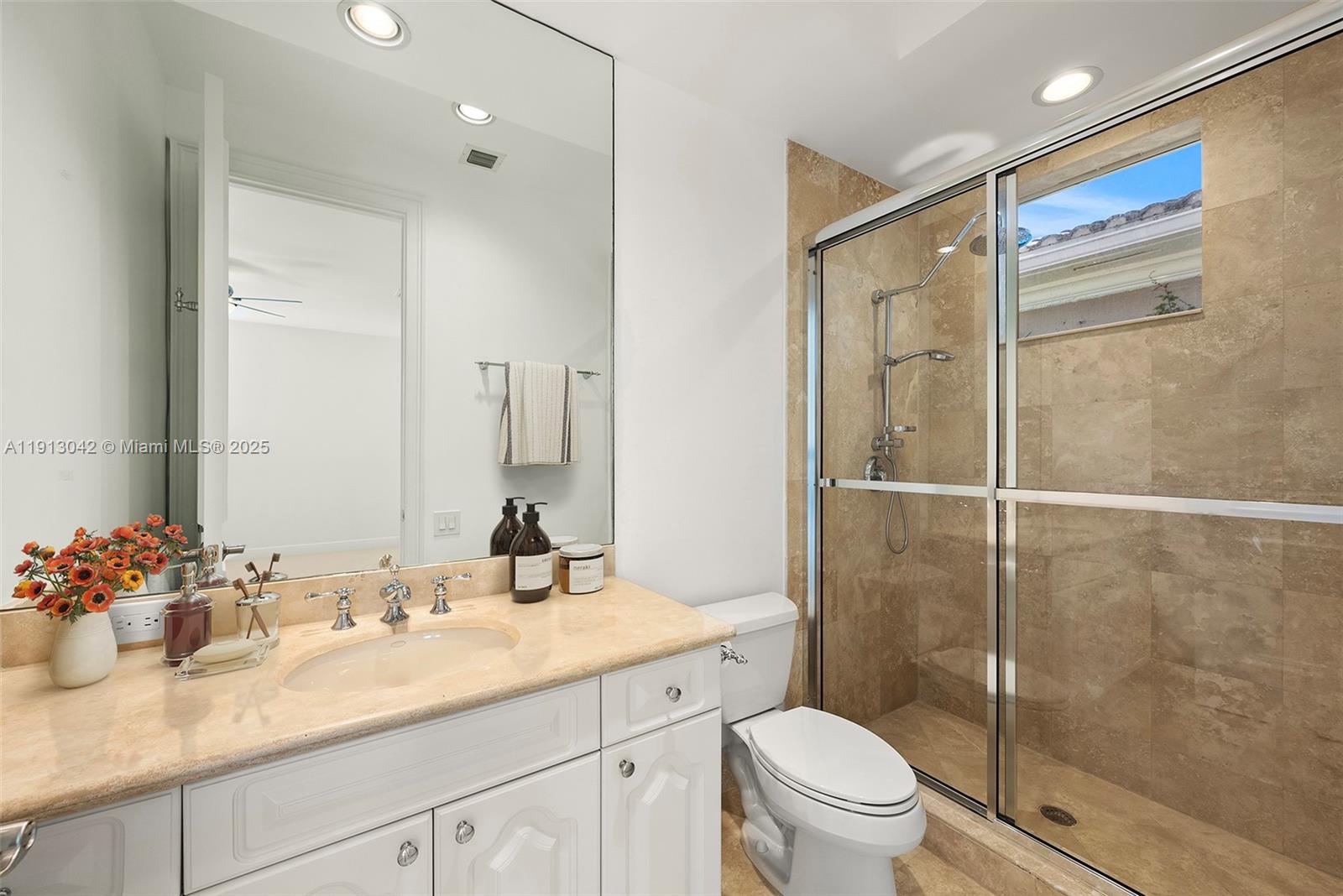 Photo of 1295 Hatteras Ln  (1295), Hollywood, Florida, 33019 - 