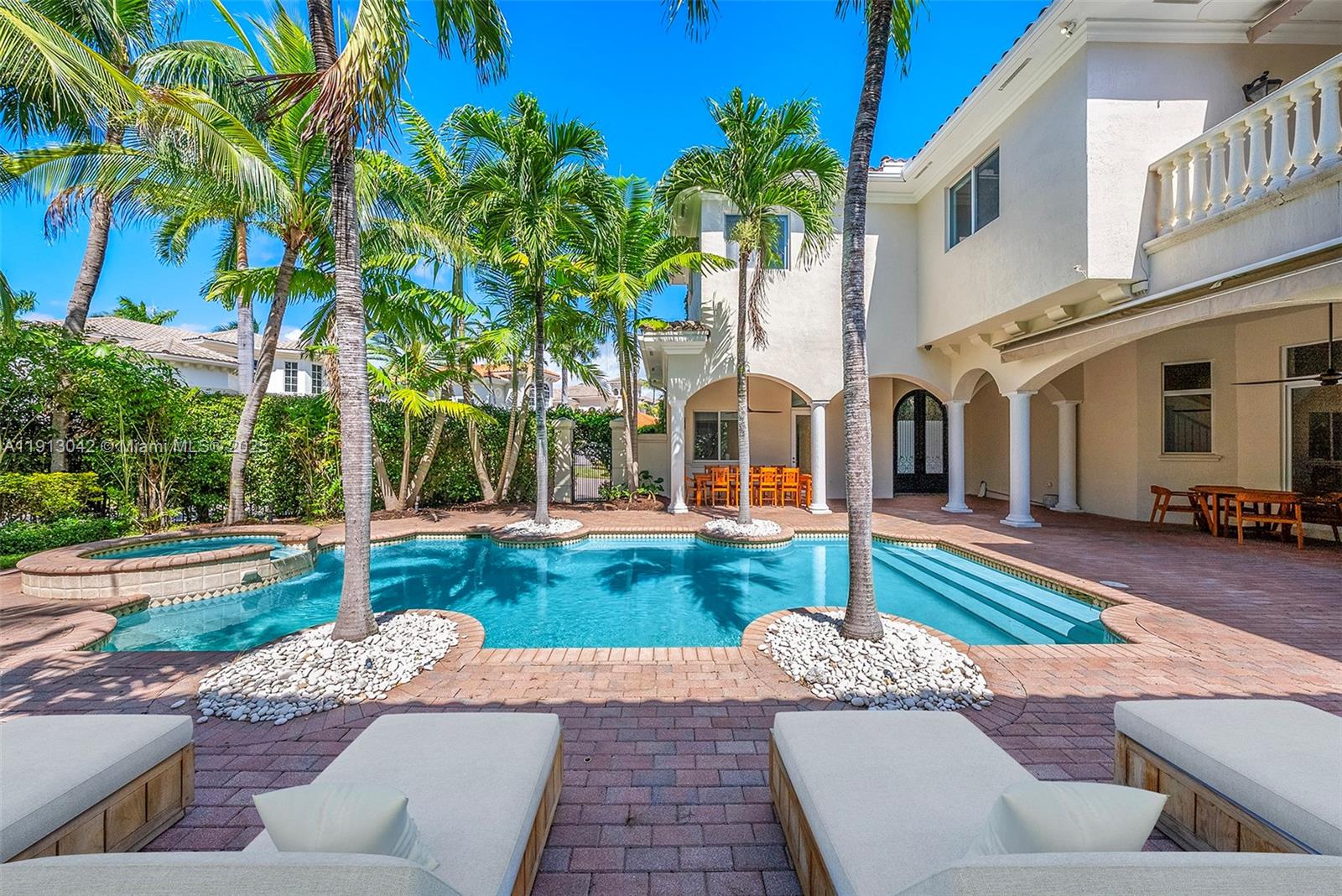 Photo of 1295 Hatteras Ln  (1295), Hollywood, Florida, 33019 - 