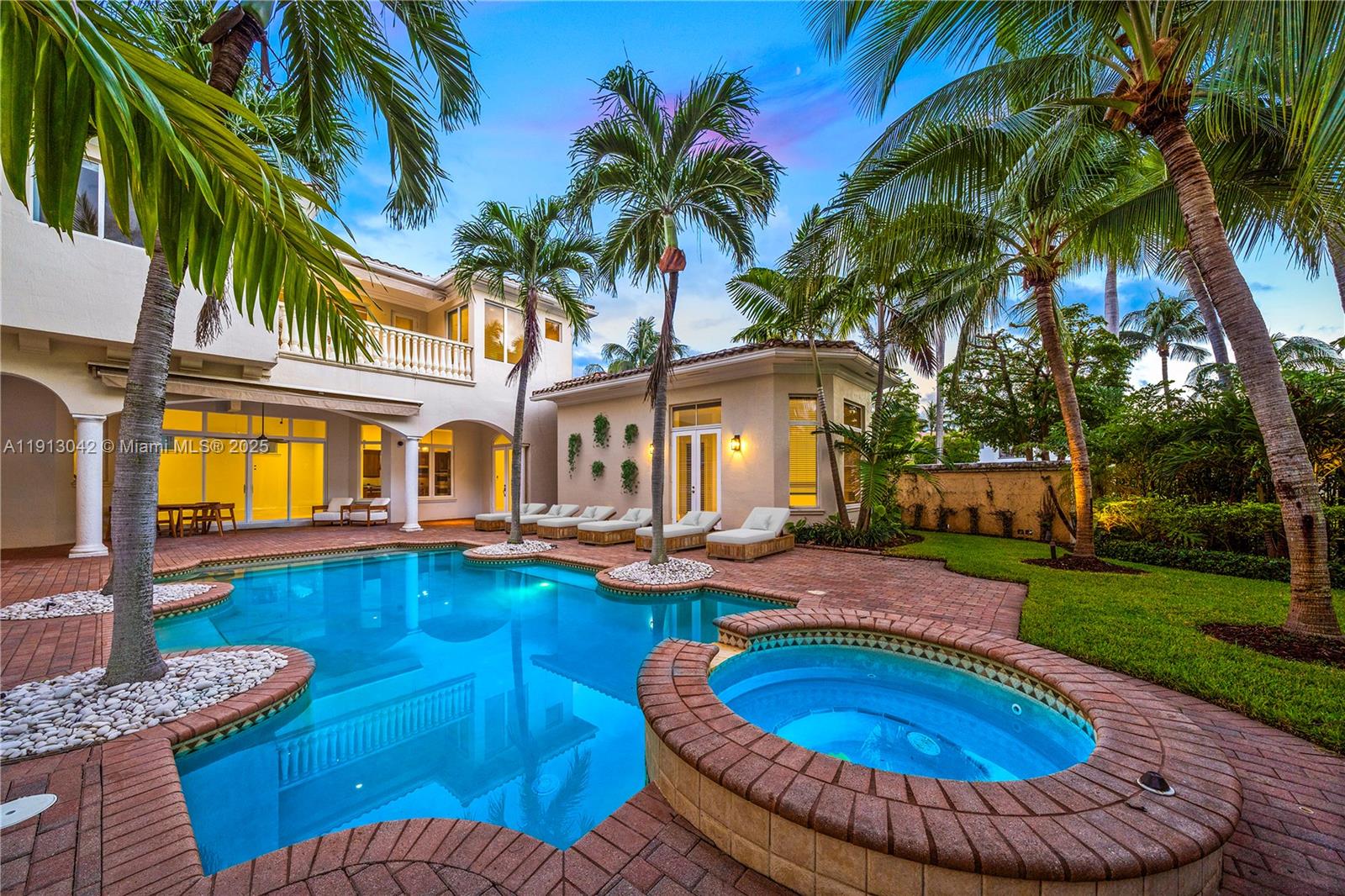 Photo of 1295 Hatteras Ln  (1295), Hollywood, Florida, 33019 - 